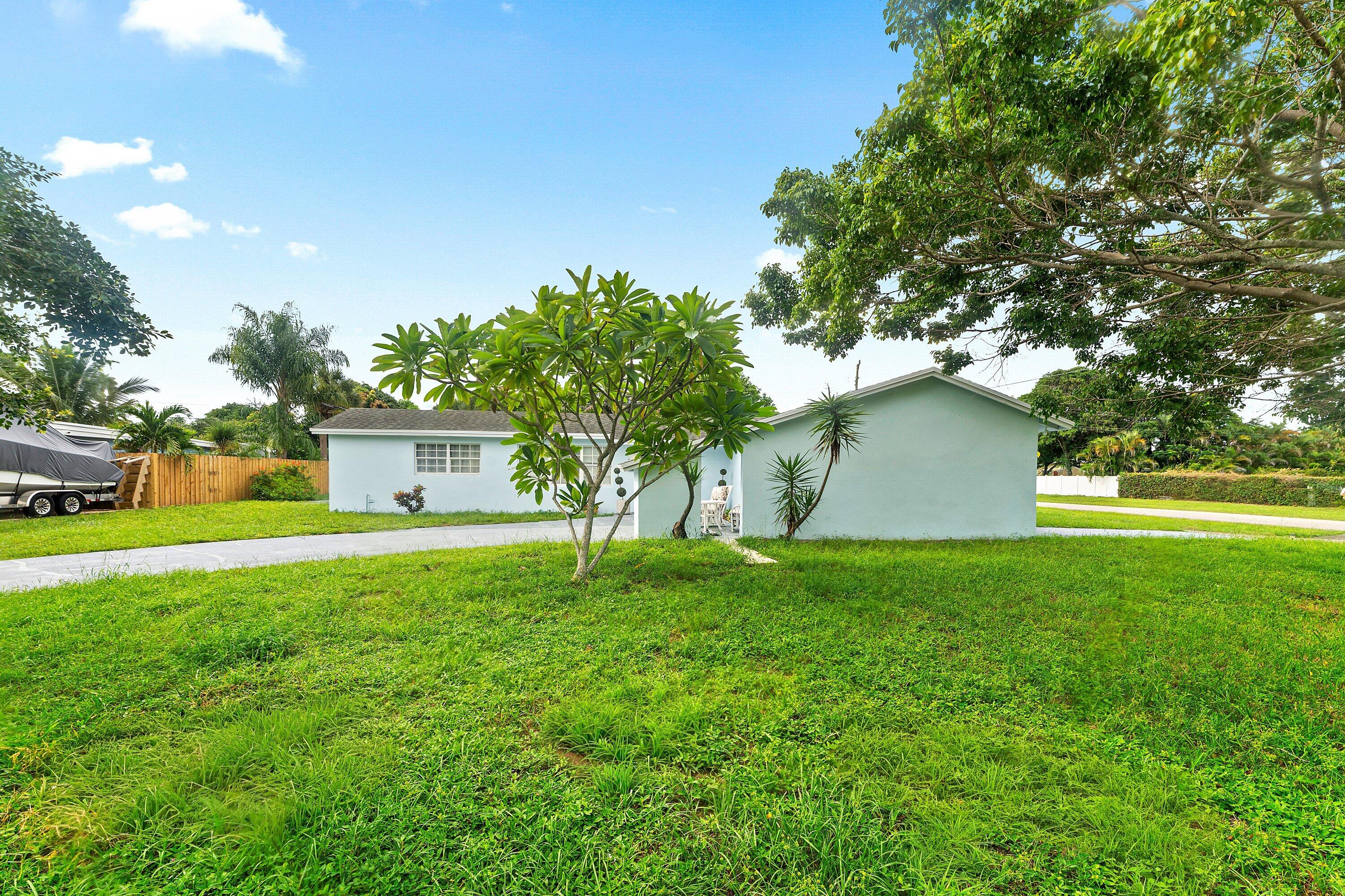 742 Laurel, West Palm Beach FL 33403
