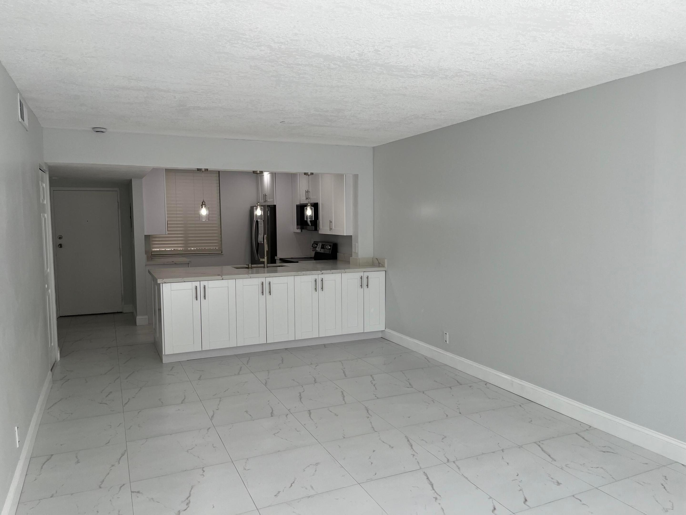 2830 SOMERSET #211N, Lauderdale Lakes FL 33311