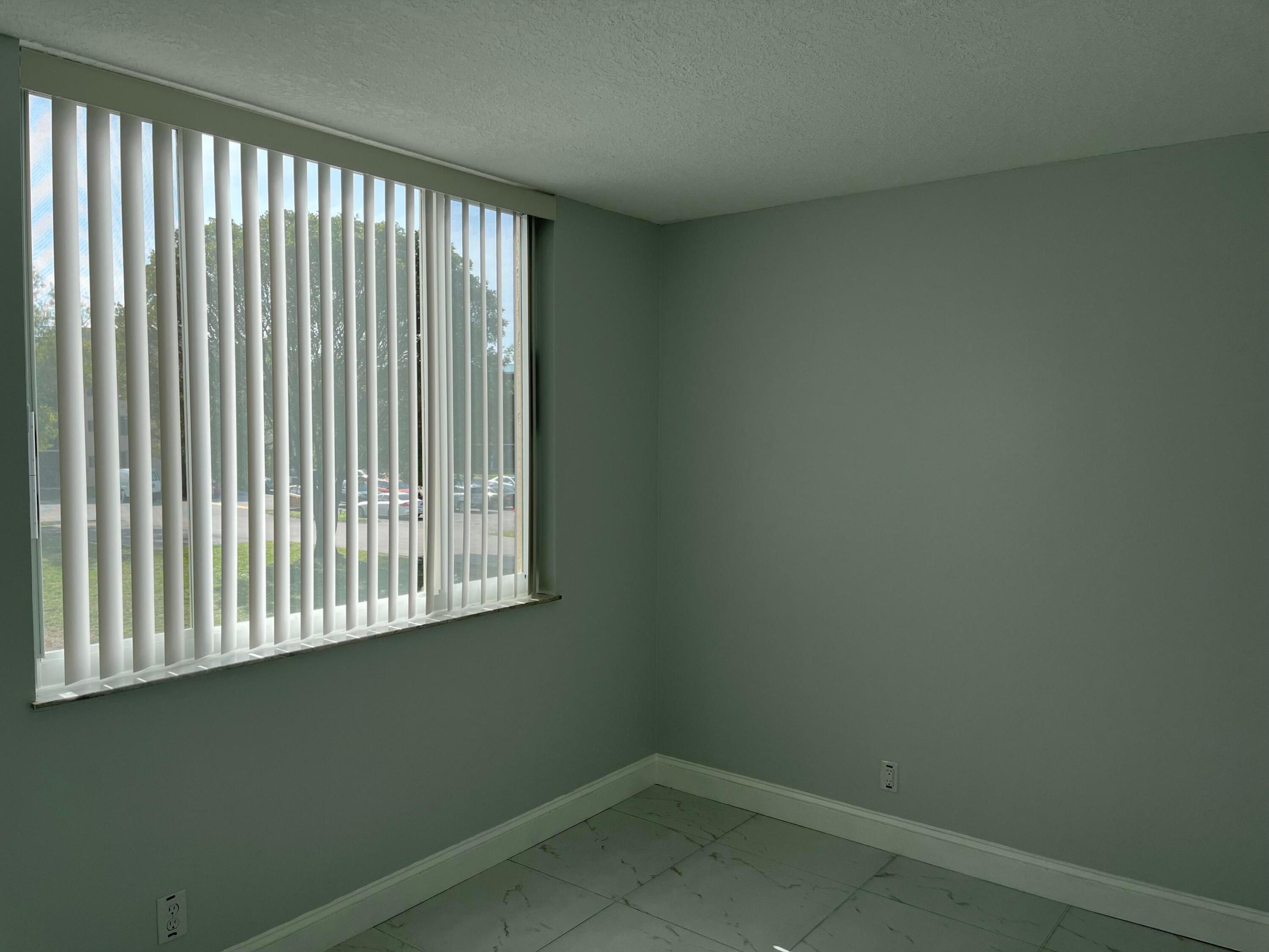 2830 SOMERSET #211N, Lauderdale Lakes FL 33311