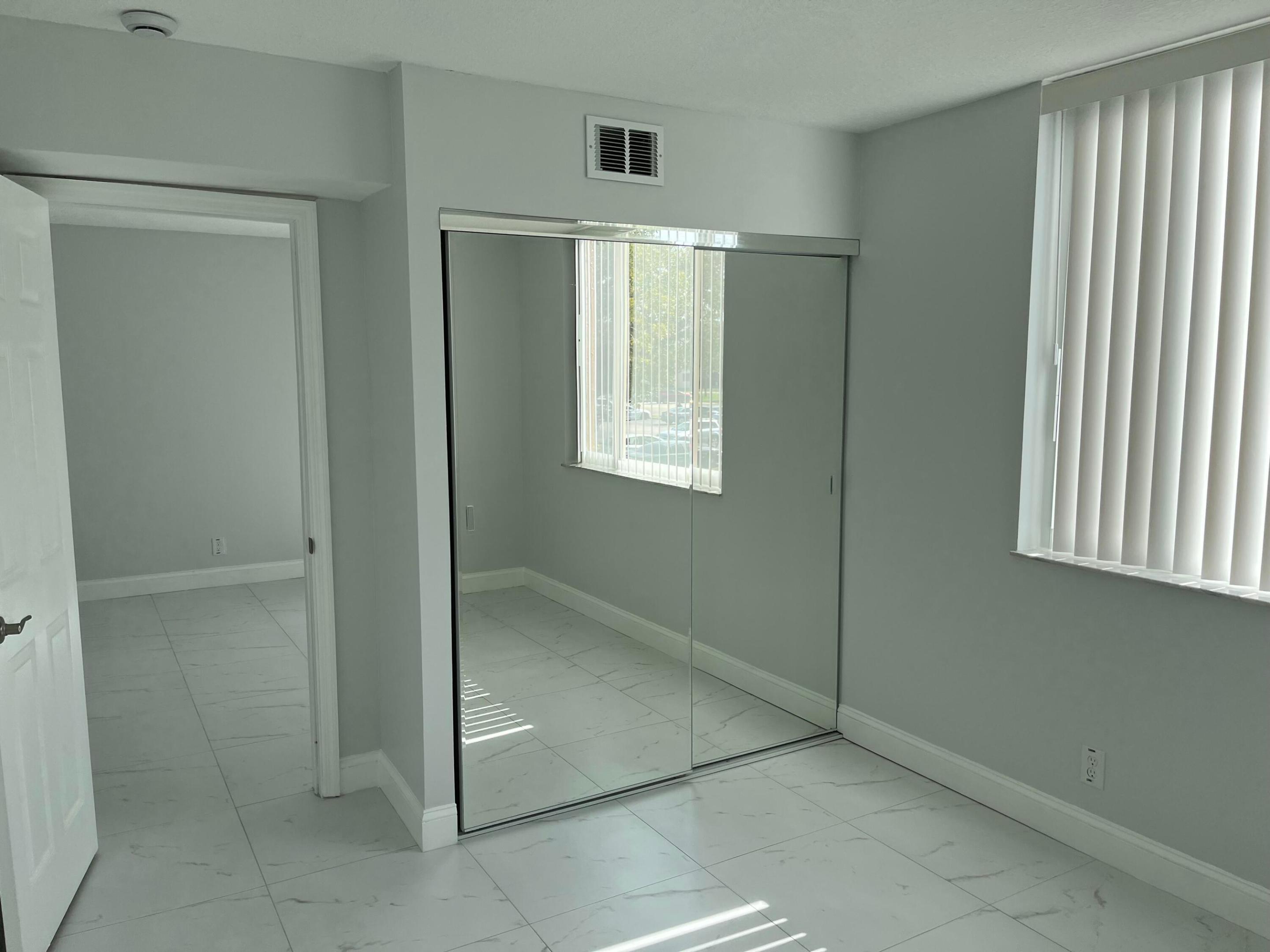 2830 SOMERSET #211N, Lauderdale Lakes FL 33311