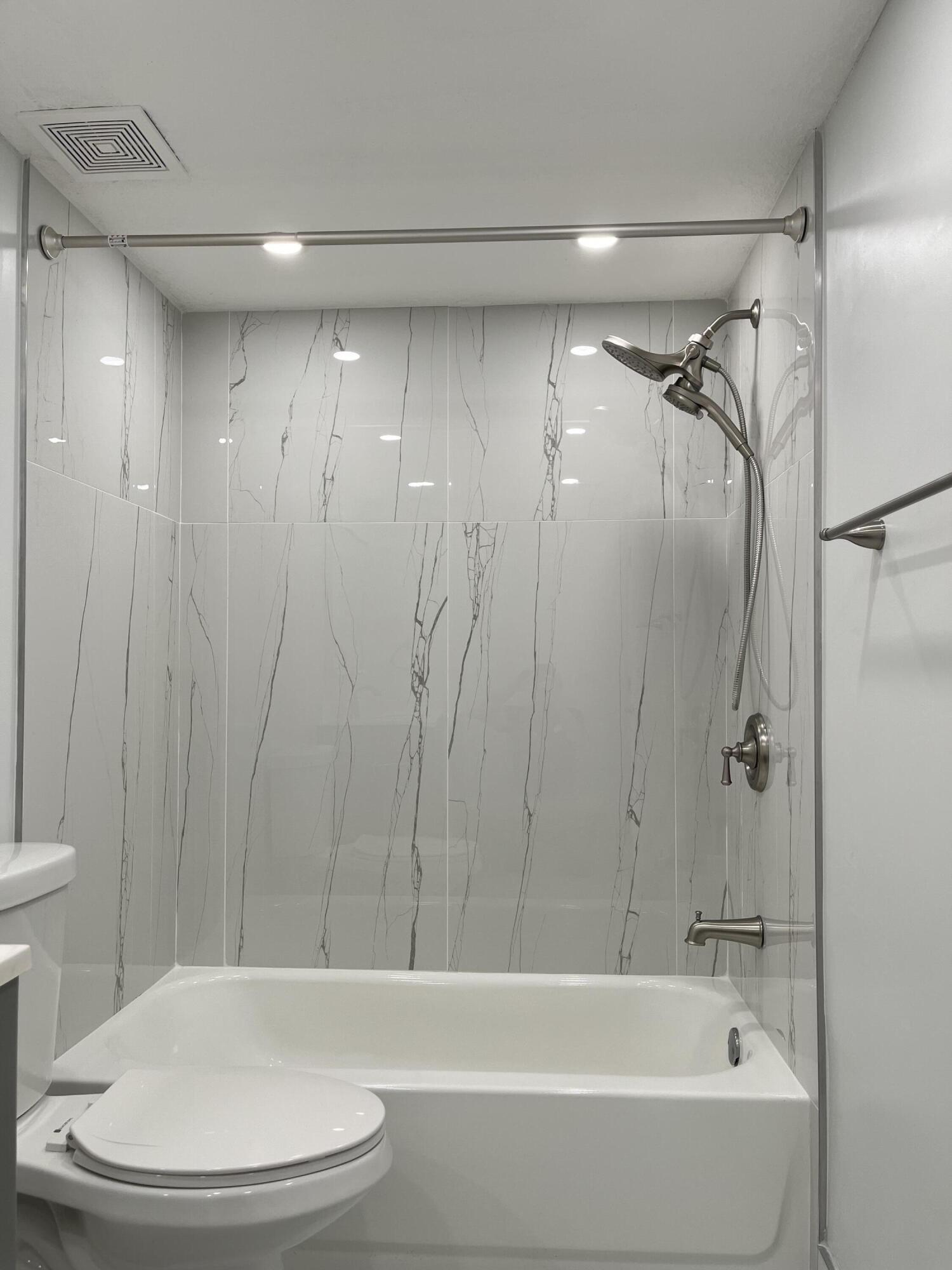 2830 SOMERSET #211N, Lauderdale Lakes FL 33311
