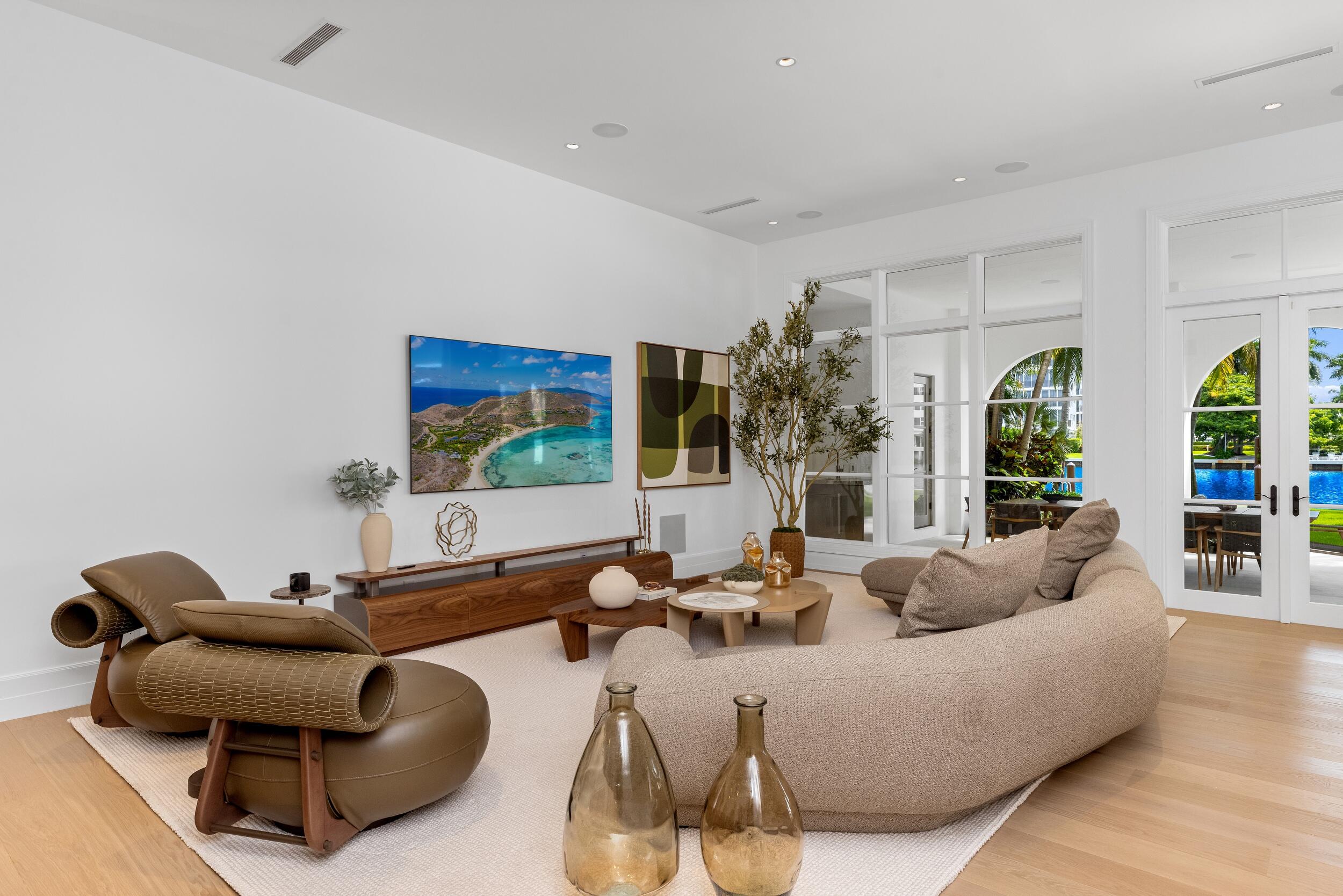 706 SE 2nd, Delray Beach FL 33483
