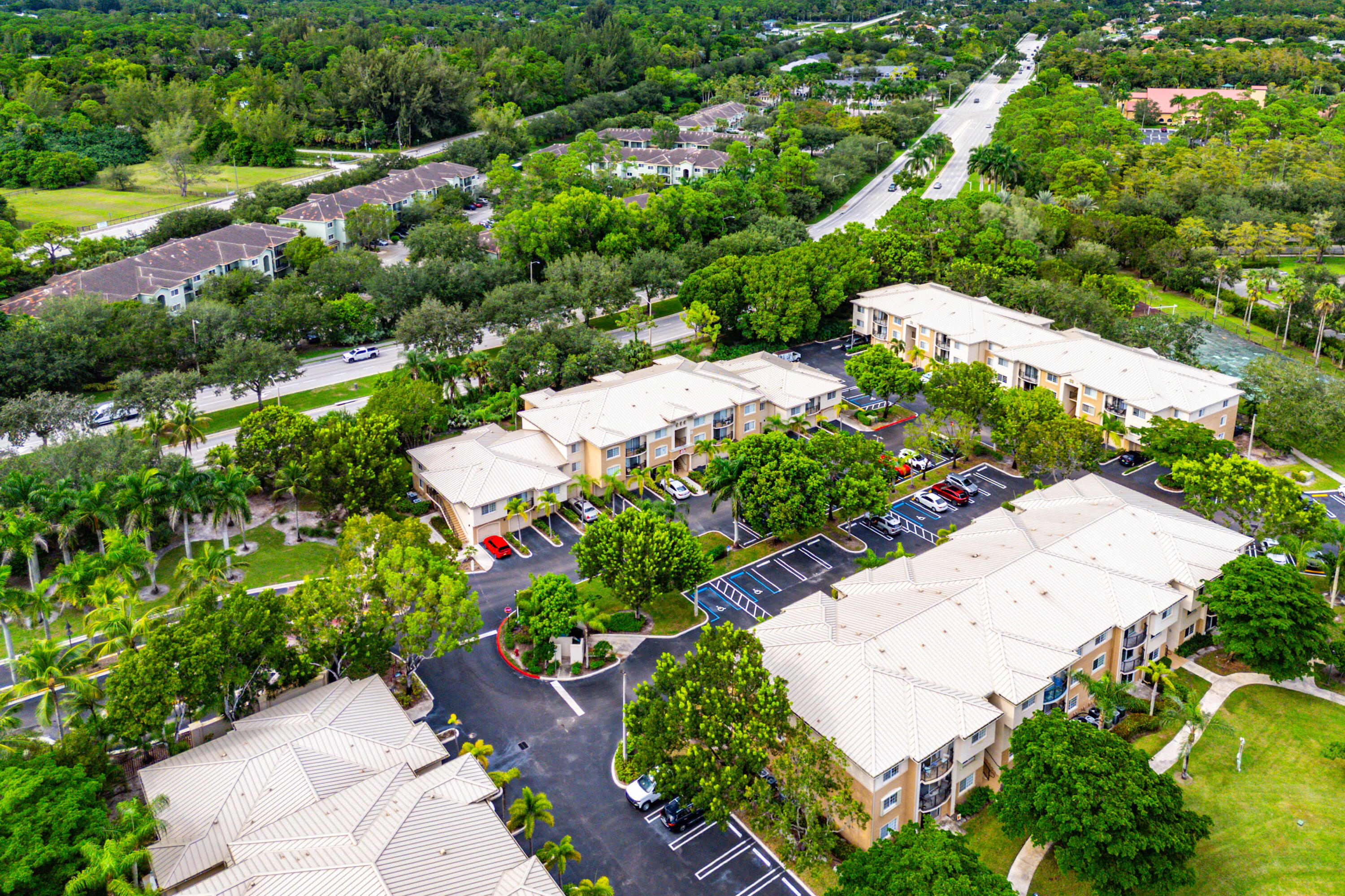 200 Crestwood #211, Royal Palm Beach FL 33411