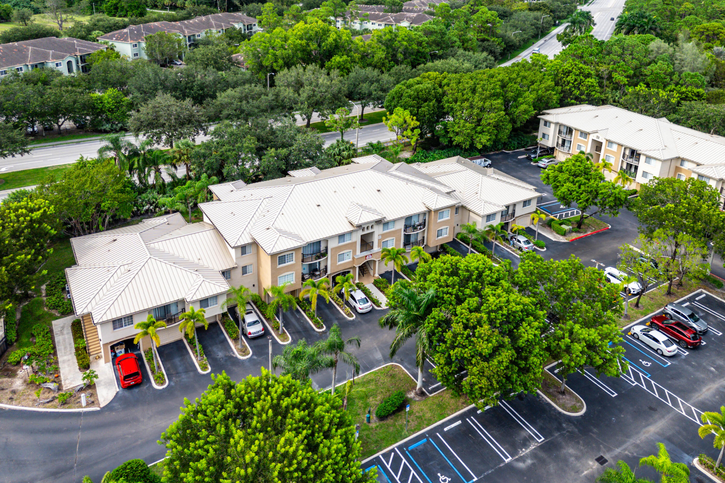 200 Crestwood #211, Royal Palm Beach FL 33411