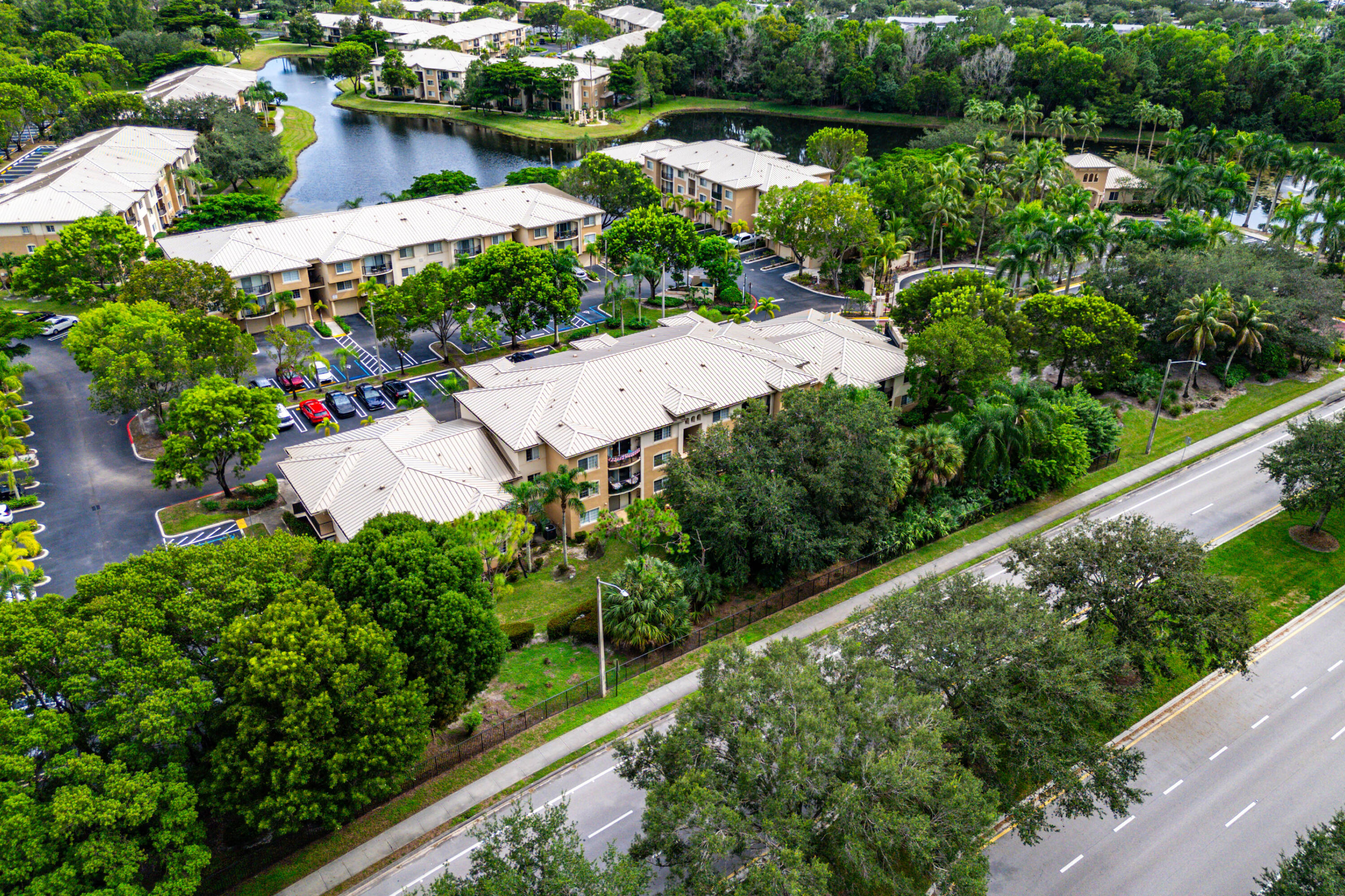 200 Crestwood #211, Royal Palm Beach FL 33411