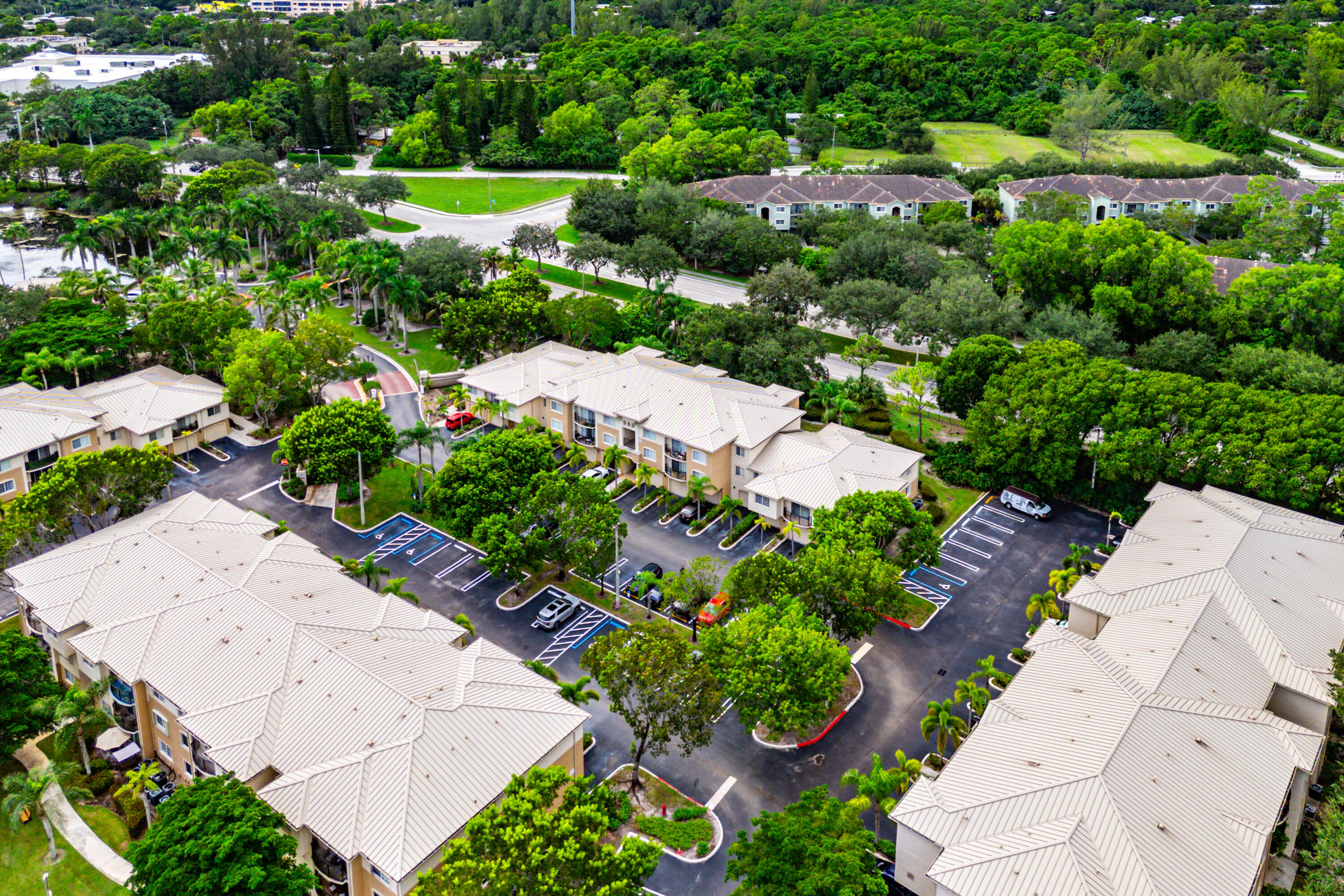 200 Crestwood #211, Royal Palm Beach FL 33411