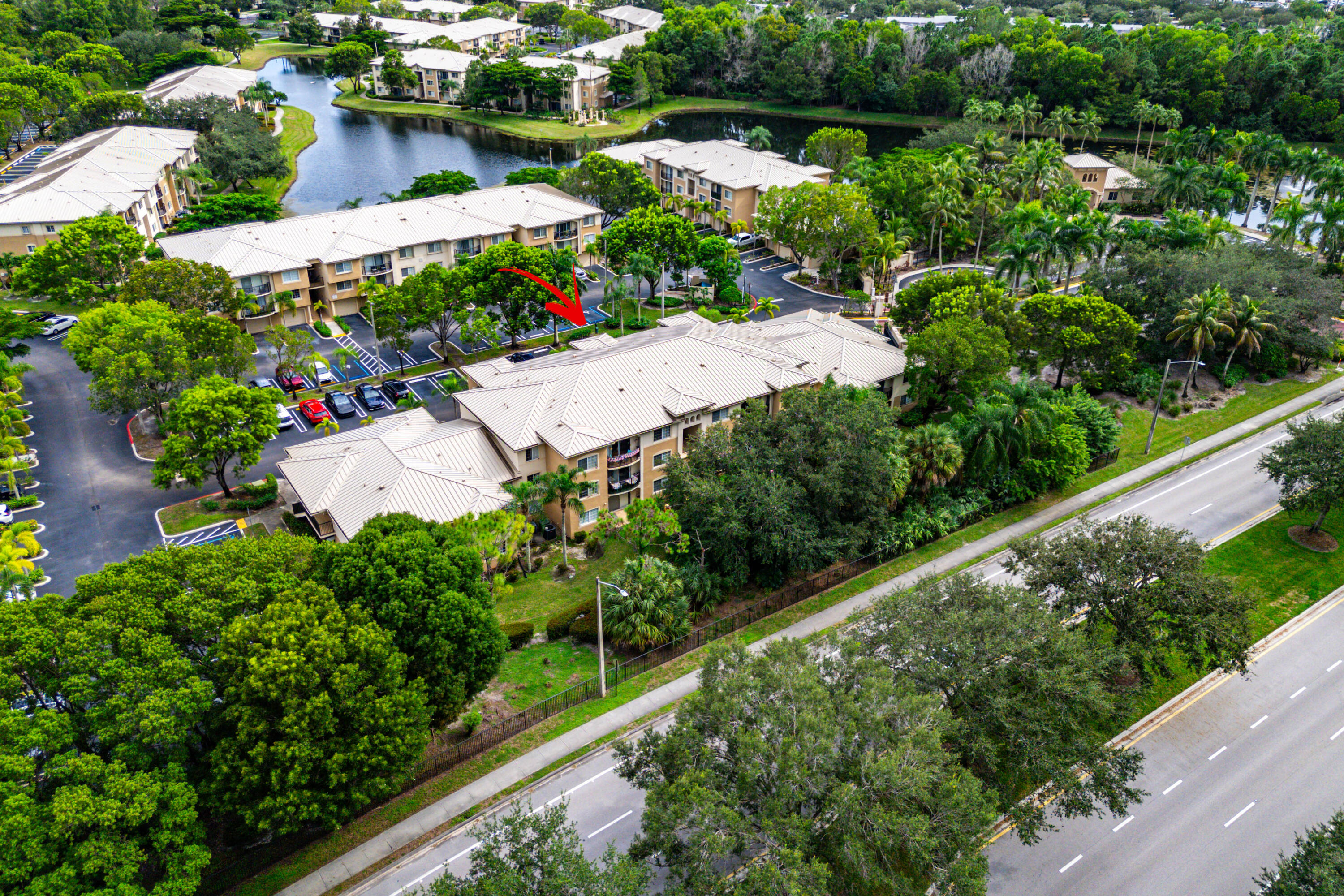 200 Crestwood #211, Royal Palm Beach FL 33411