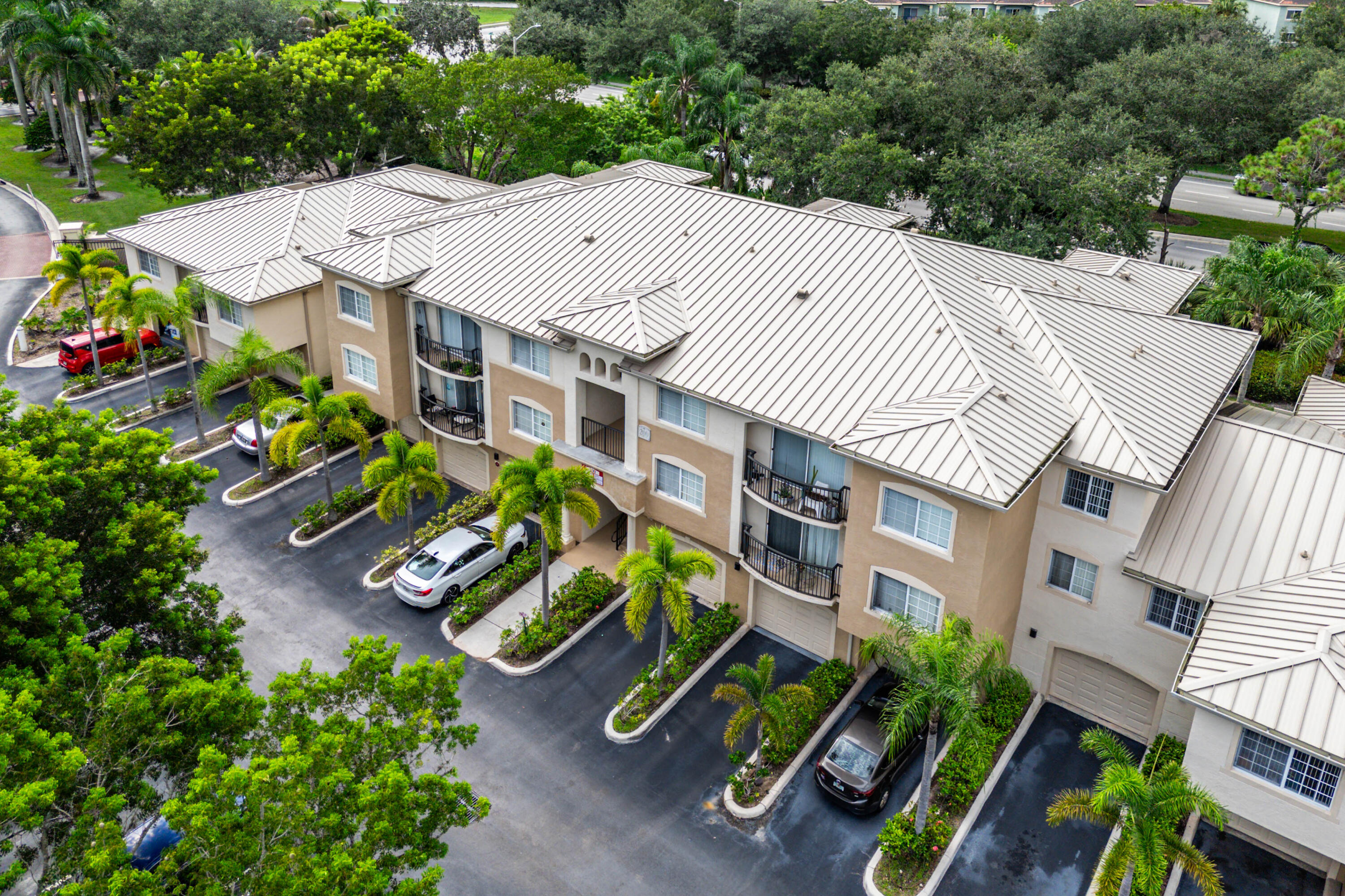 200 Crestwood #211, Royal Palm Beach FL 33411
