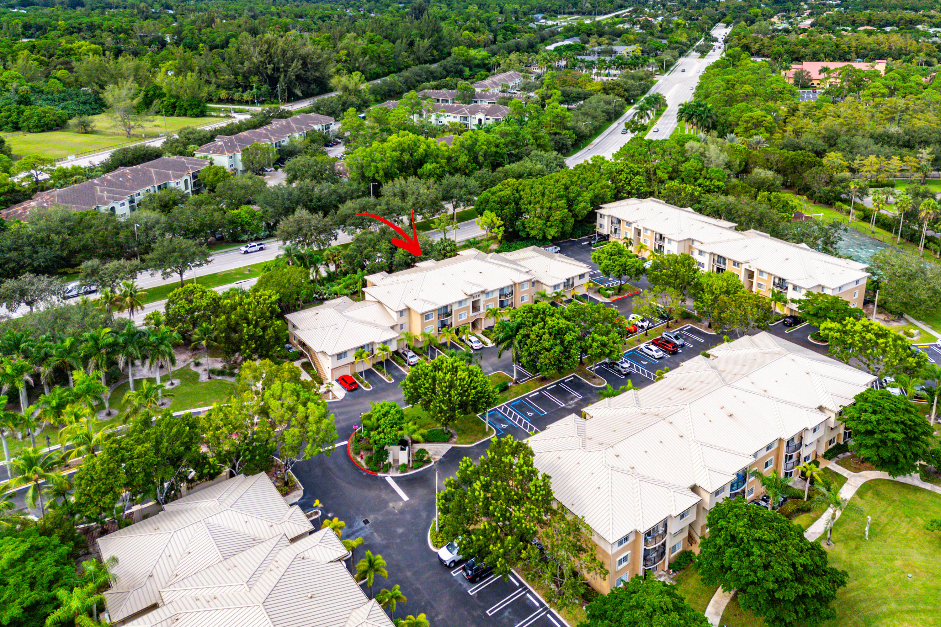 200 Crestwood #211, Royal Palm Beach FL 33411