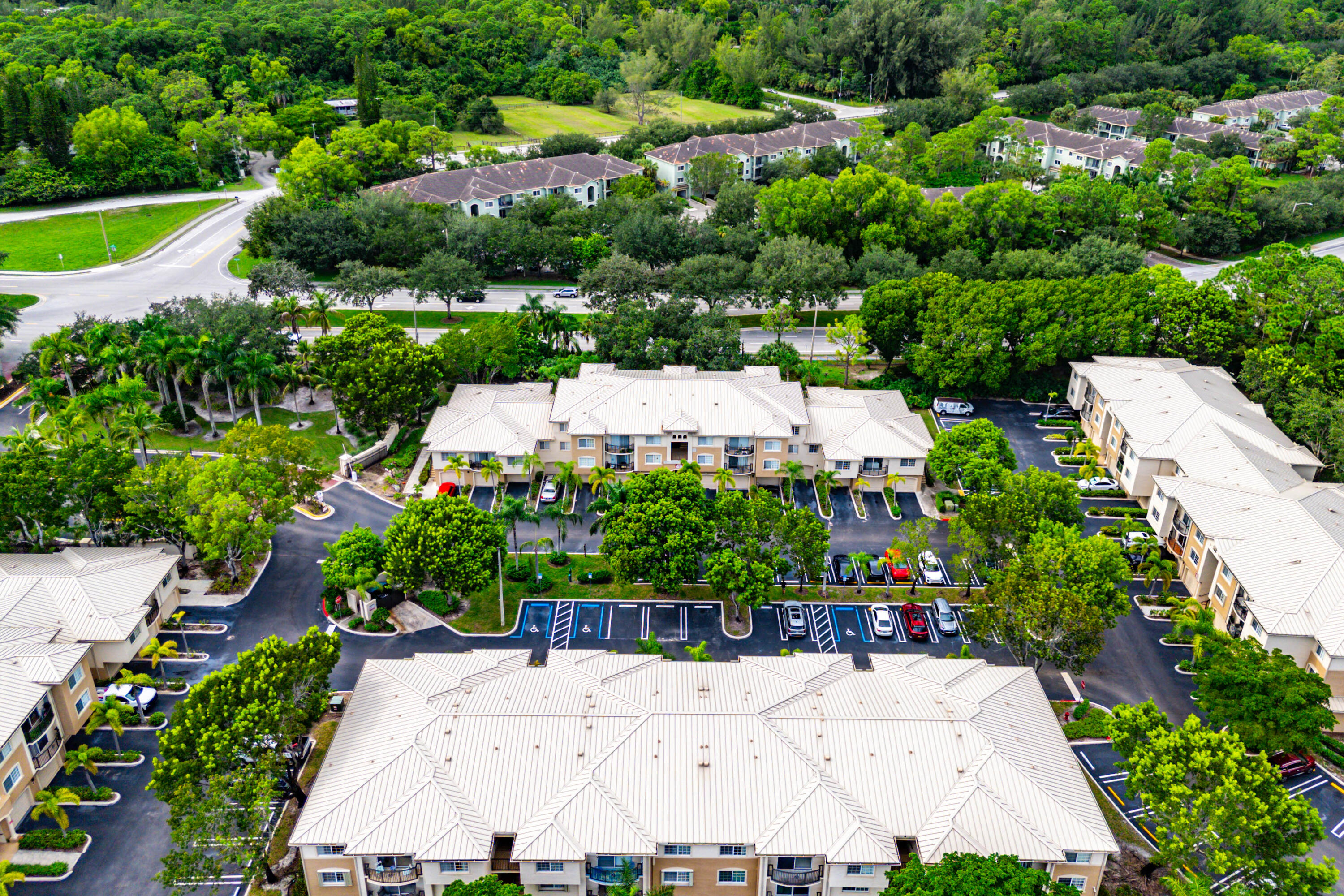 200 Crestwood #211, Royal Palm Beach FL 33411