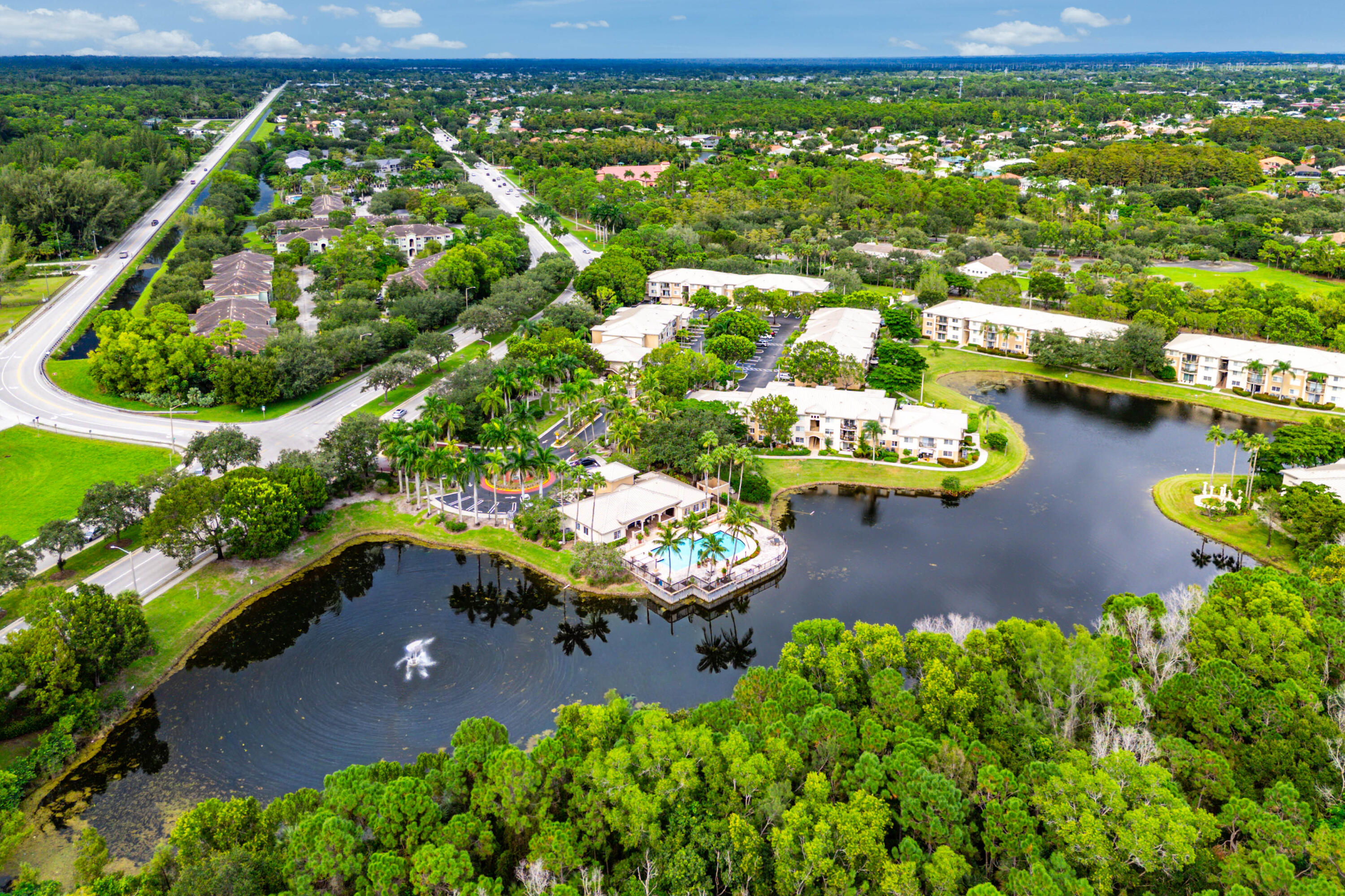 200 Crestwood #211, Royal Palm Beach FL 33411