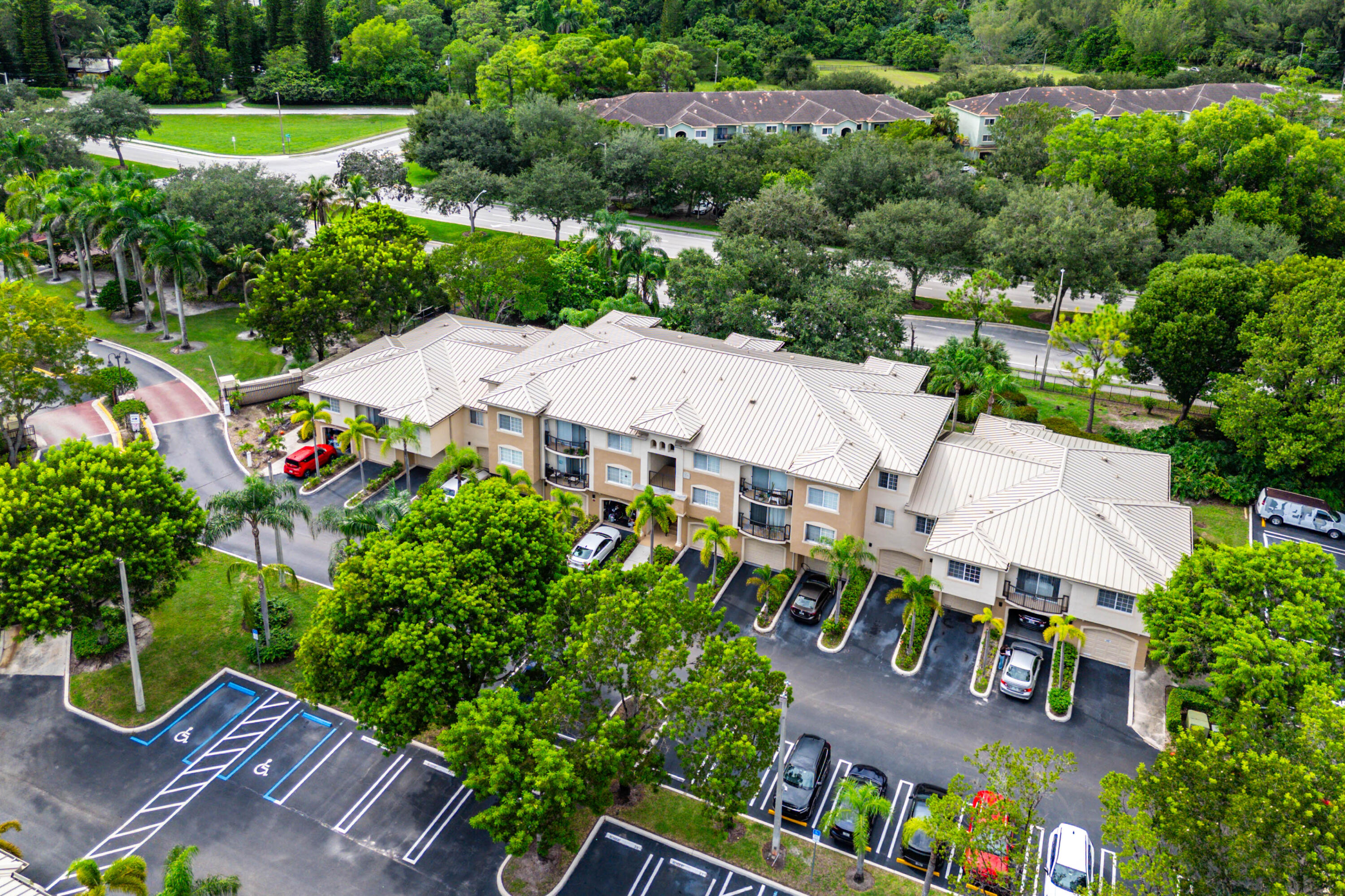 200 Crestwood #211, Royal Palm Beach FL 33411