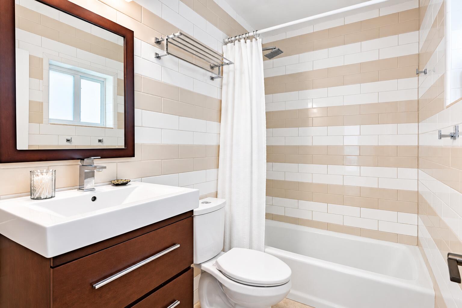 1141 BANYAN, Boca Raton FL 33432