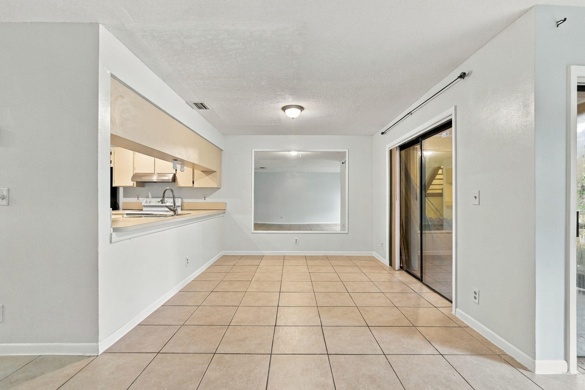 6180 PINE TREE #B, Tamarac FL 33319