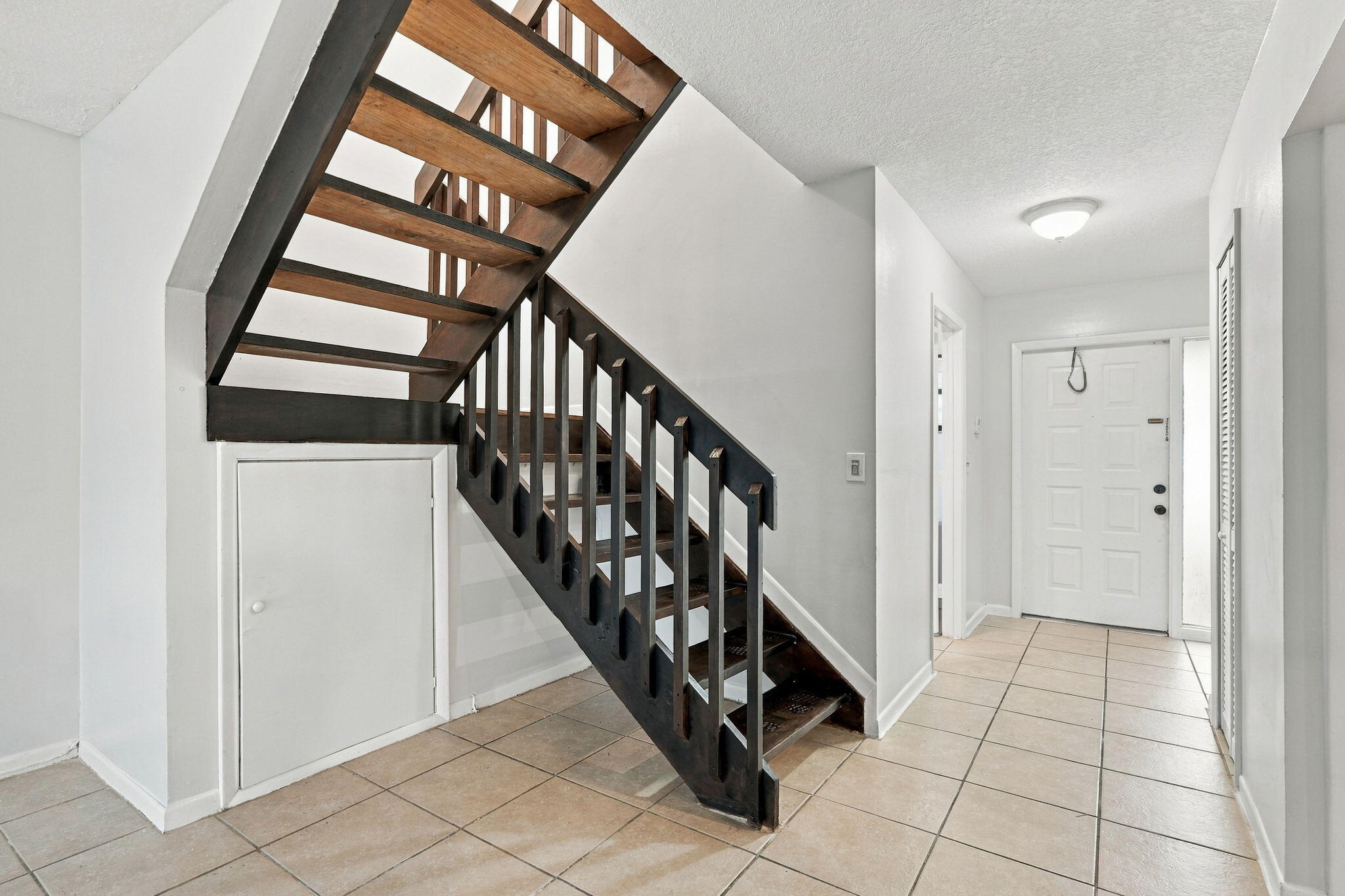 6180 PINE TREE #B, Tamarac FL 33319