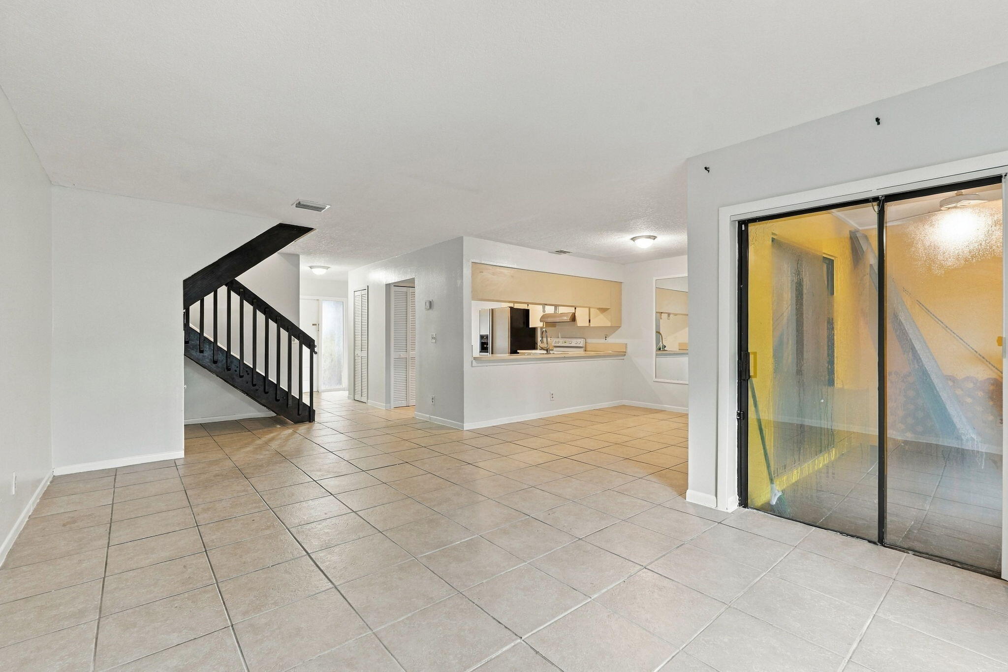 6180 PINE TREE #B, Tamarac FL 33319