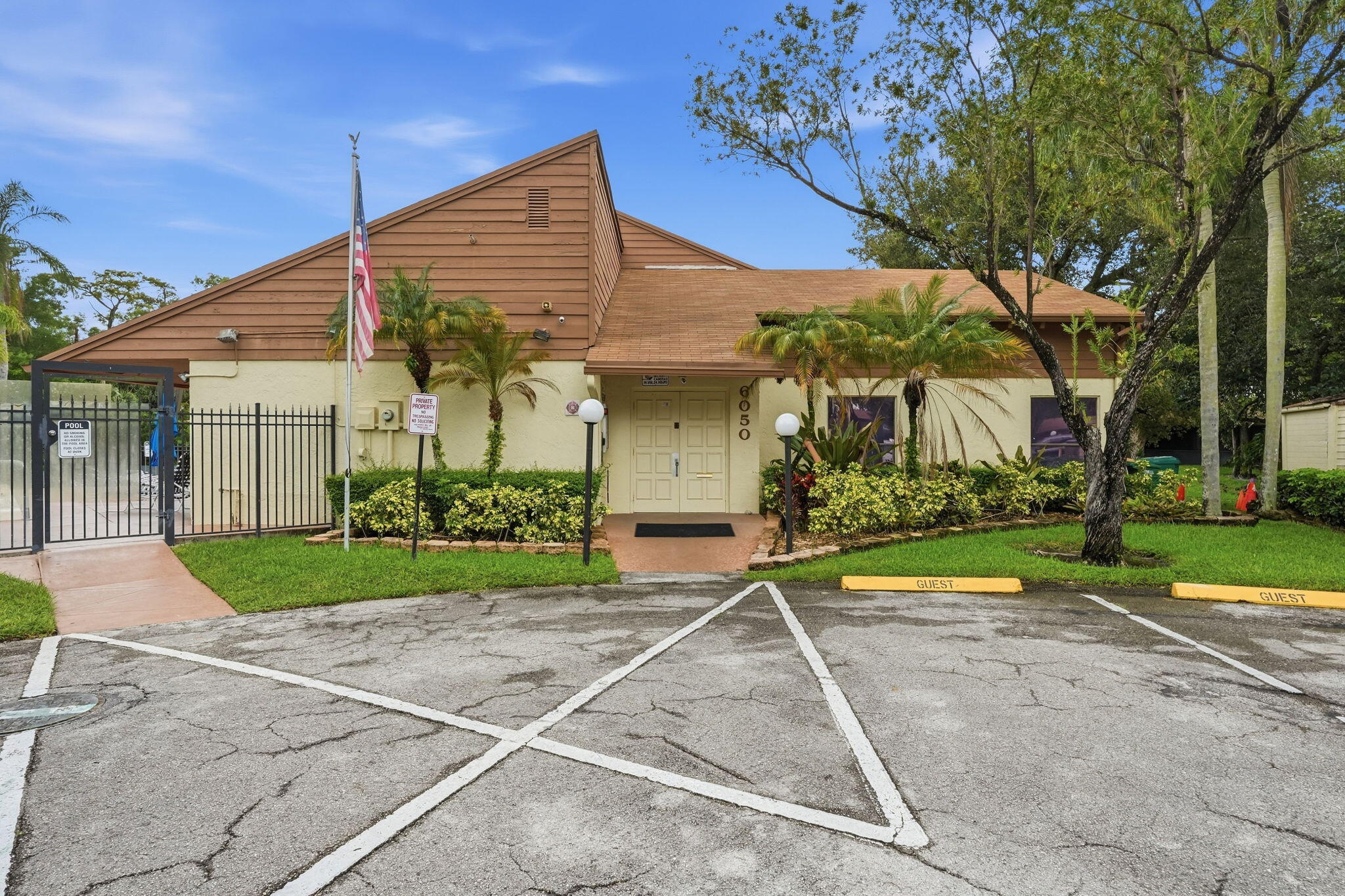 6180 PINE TREE #B, Tamarac FL 33319