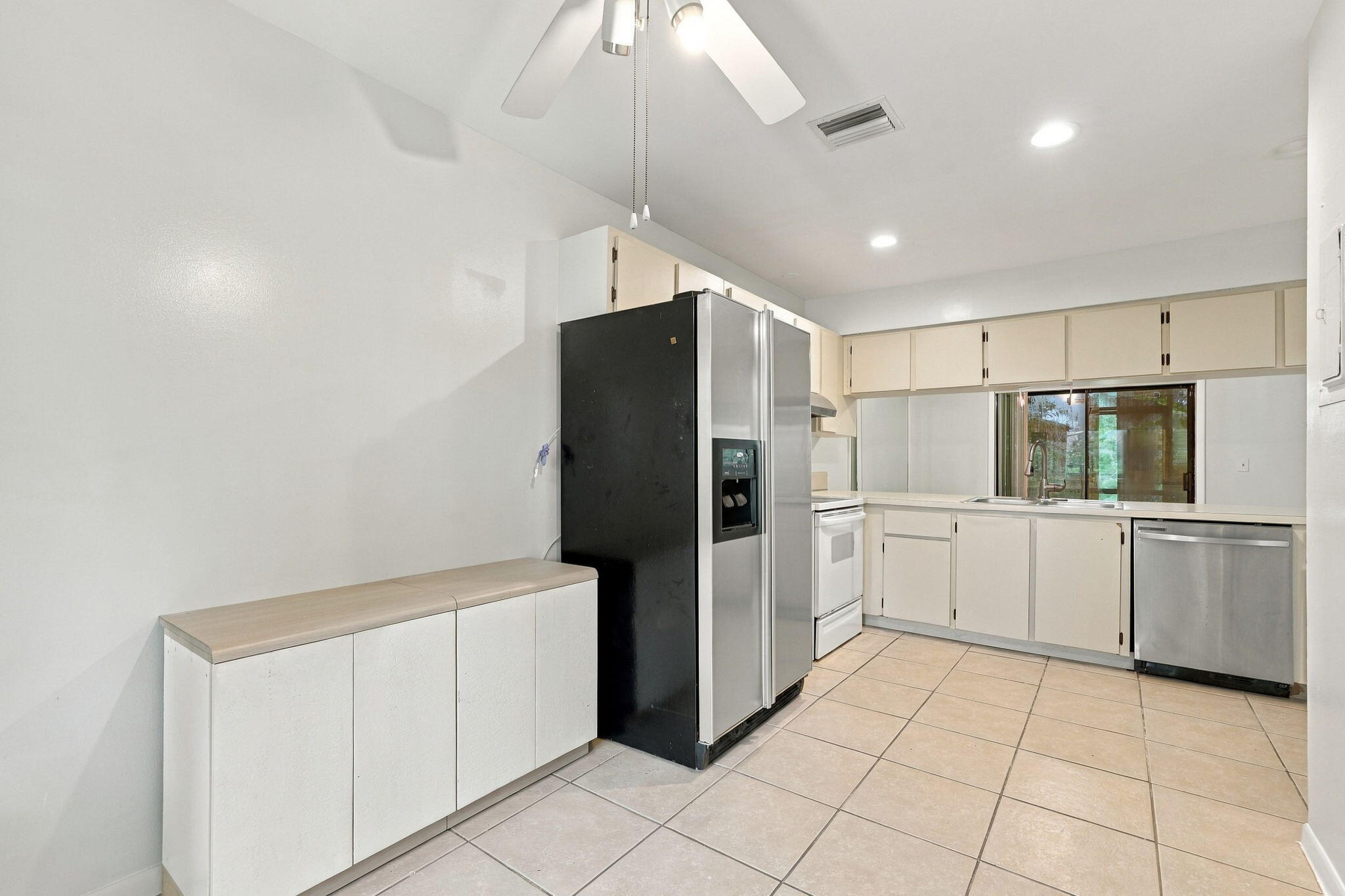 6180 PINE TREE #B, Tamarac FL 33319