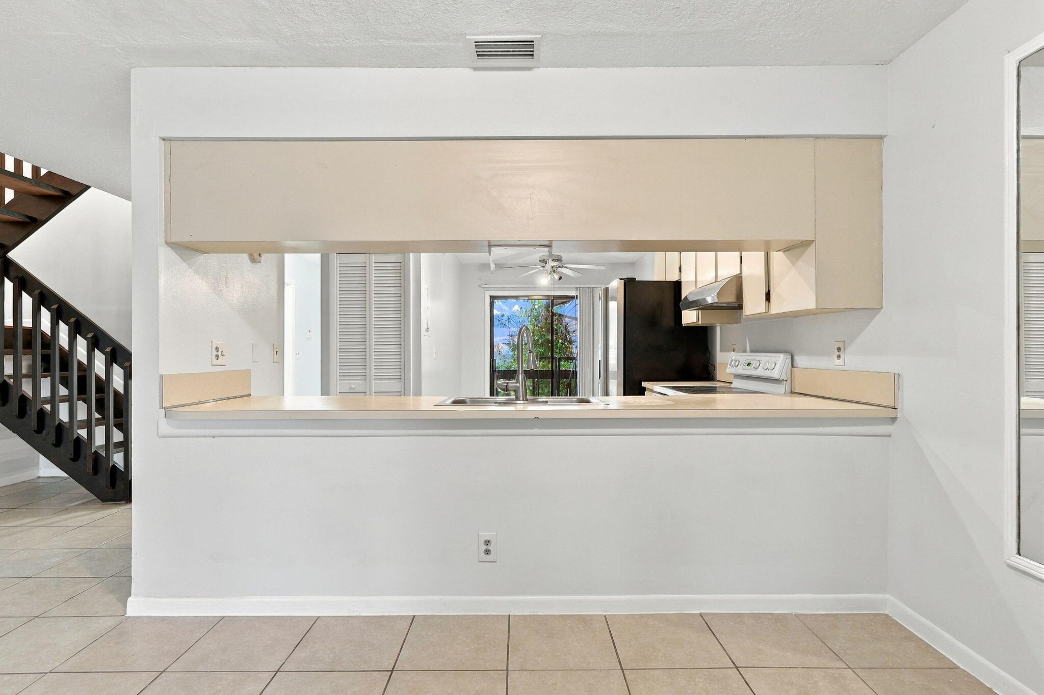 6180 PINE TREE #B, Tamarac FL 33319