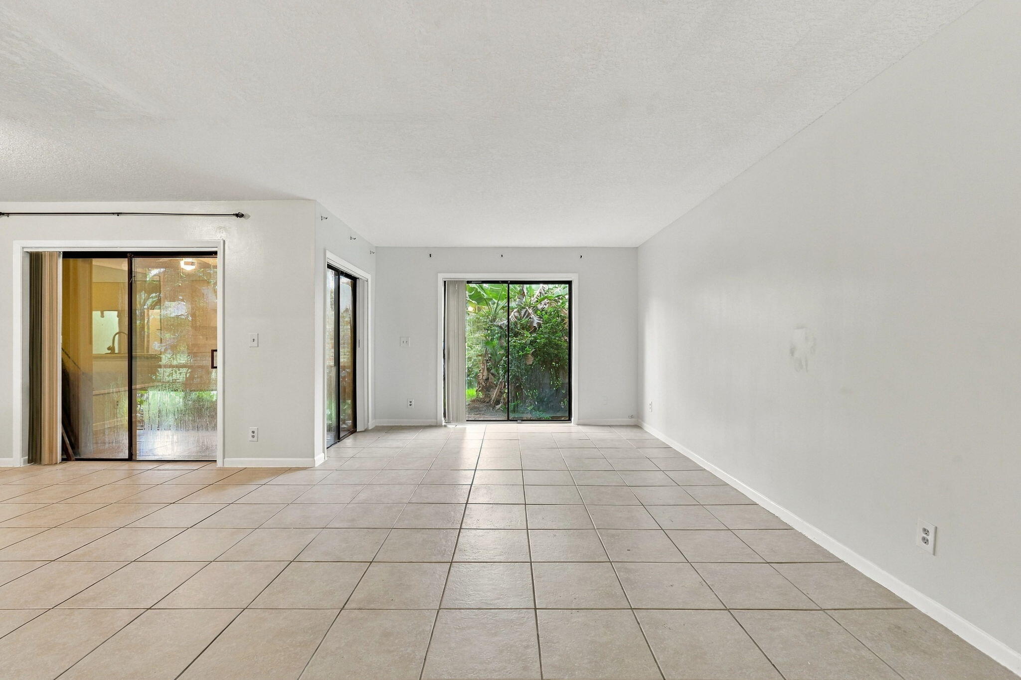 6180 PINE TREE #B, Tamarac FL 33319
