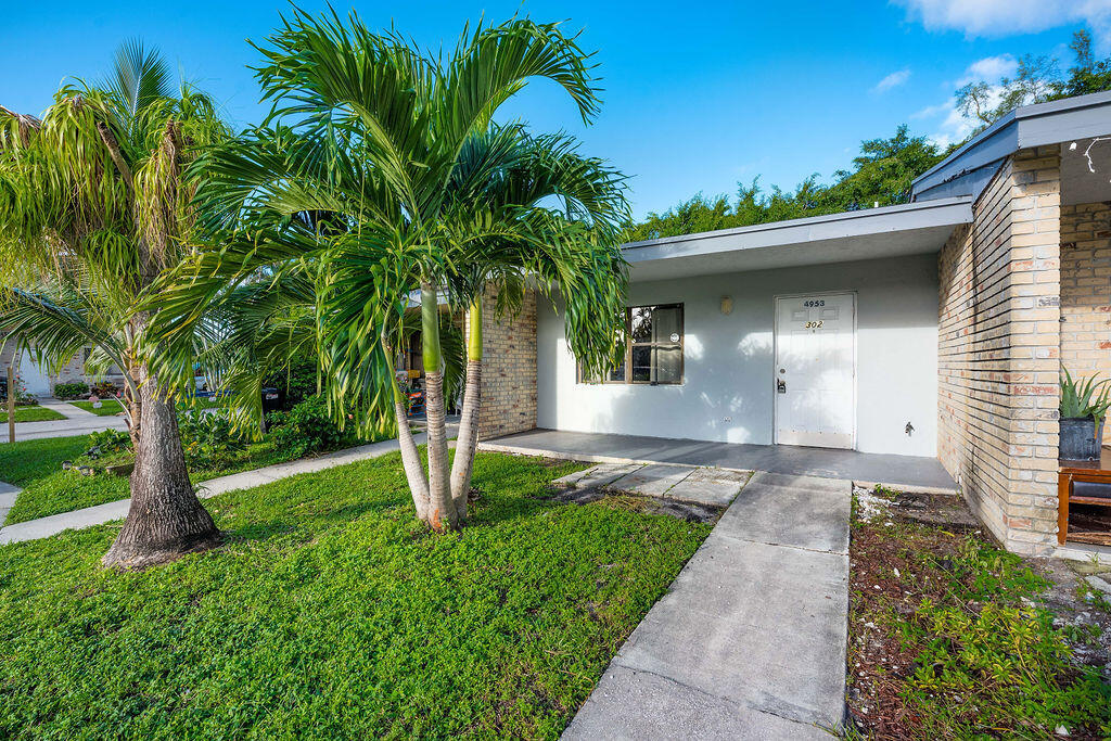 4953 Freedom #302, Lake Worth FL 33462