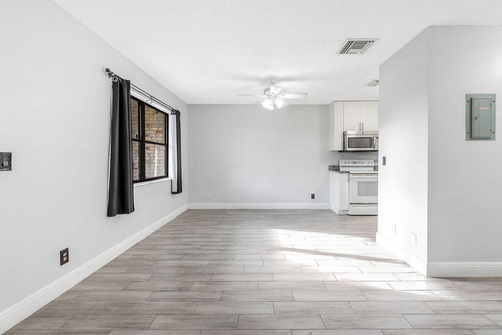 4953 Freedom #302, Lake Worth FL 33462