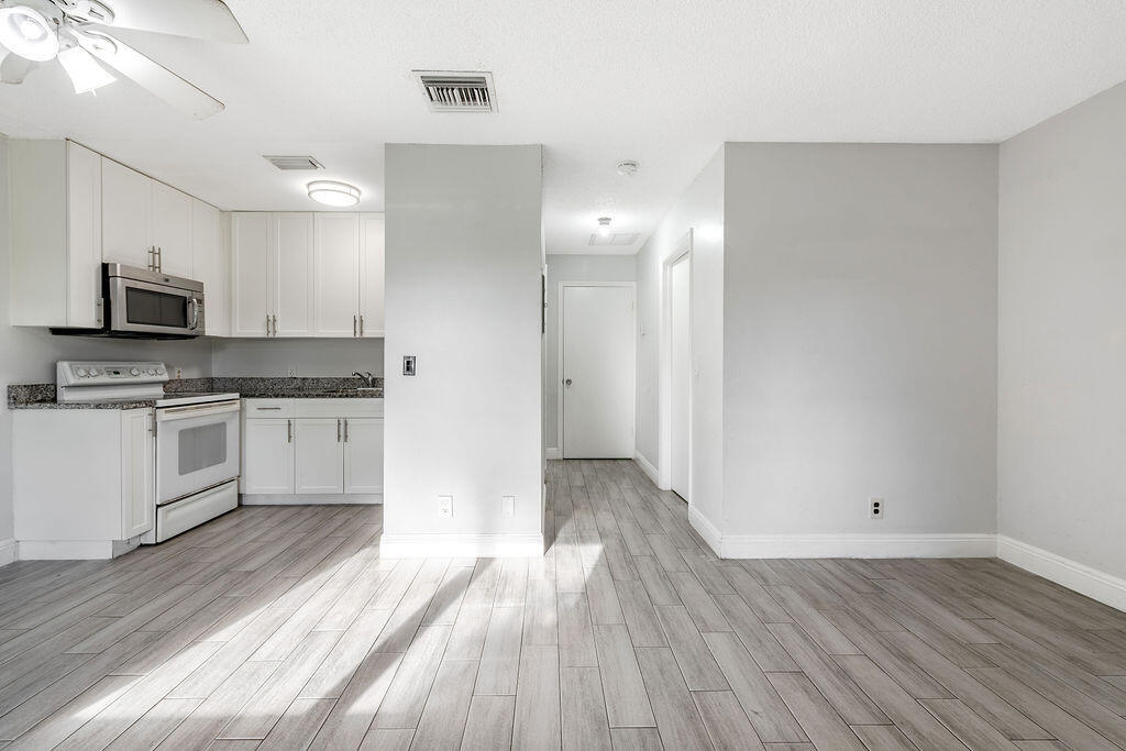 4953 Freedom #302, Lake Worth FL 33462