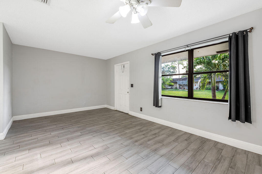 4953 Freedom #302, Lake Worth FL 33462