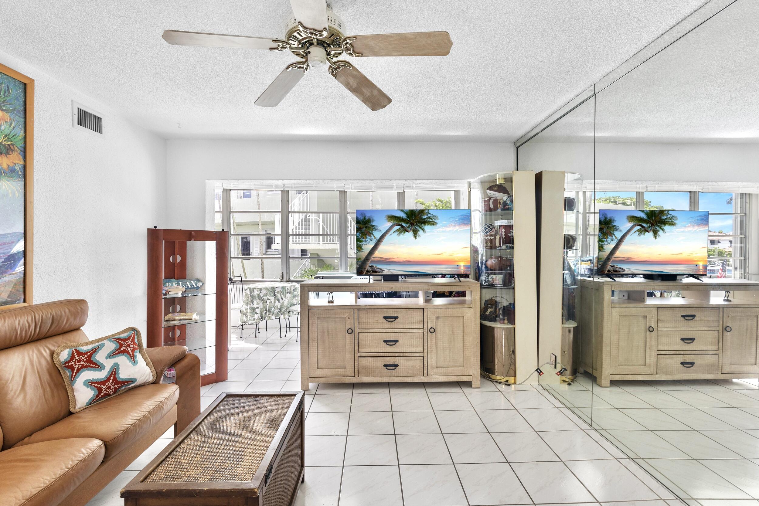 1000 SE 4th #206, Fort Lauderdale FL 33301