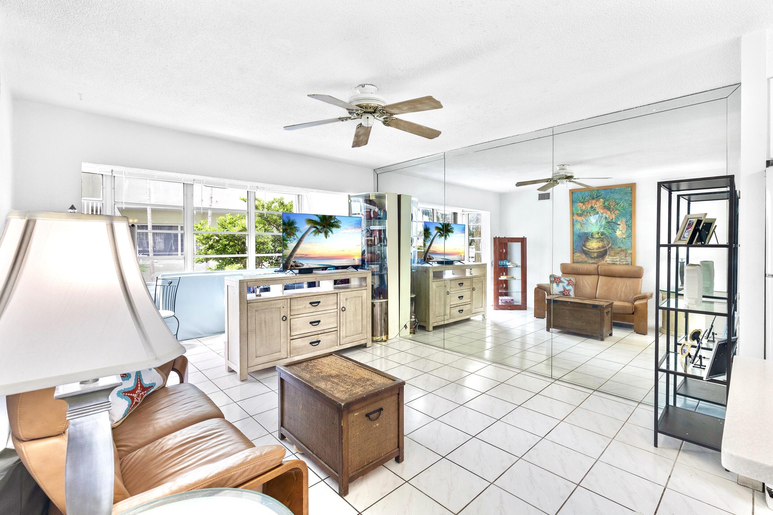 1000 SE 4th #206, Fort Lauderdale FL 33301
