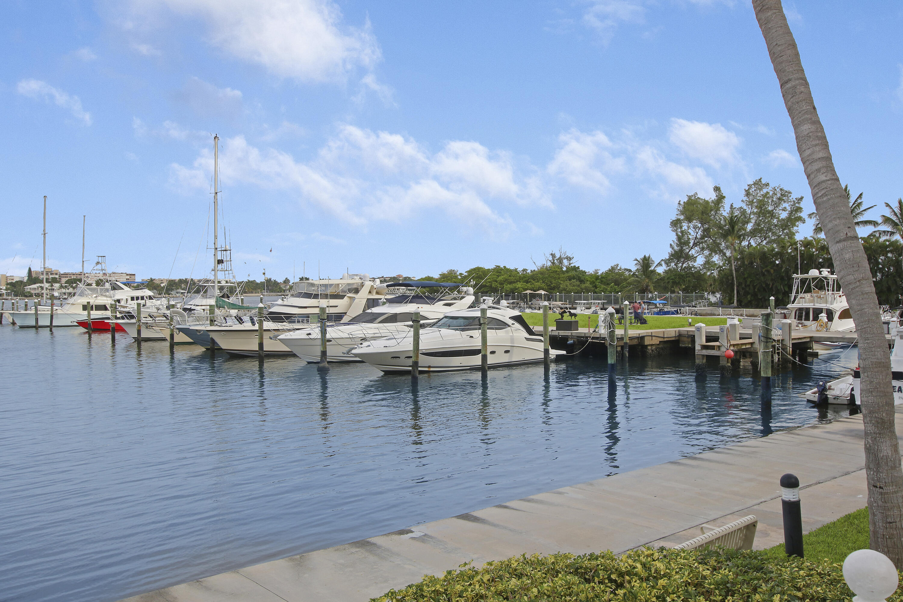 806 E Windward #410, Lantana FL 33462