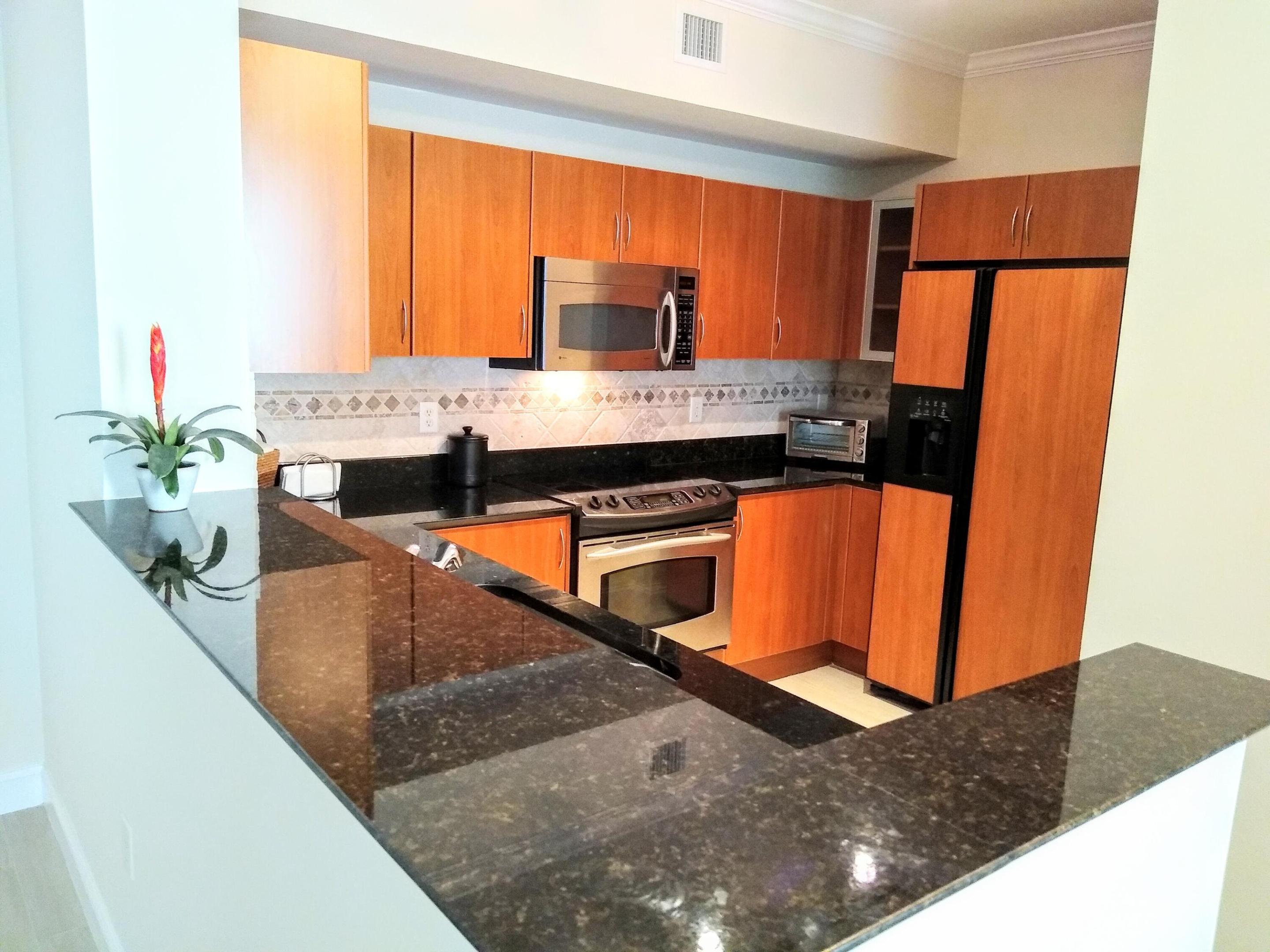 806 E Windward #410, Lantana FL 33462