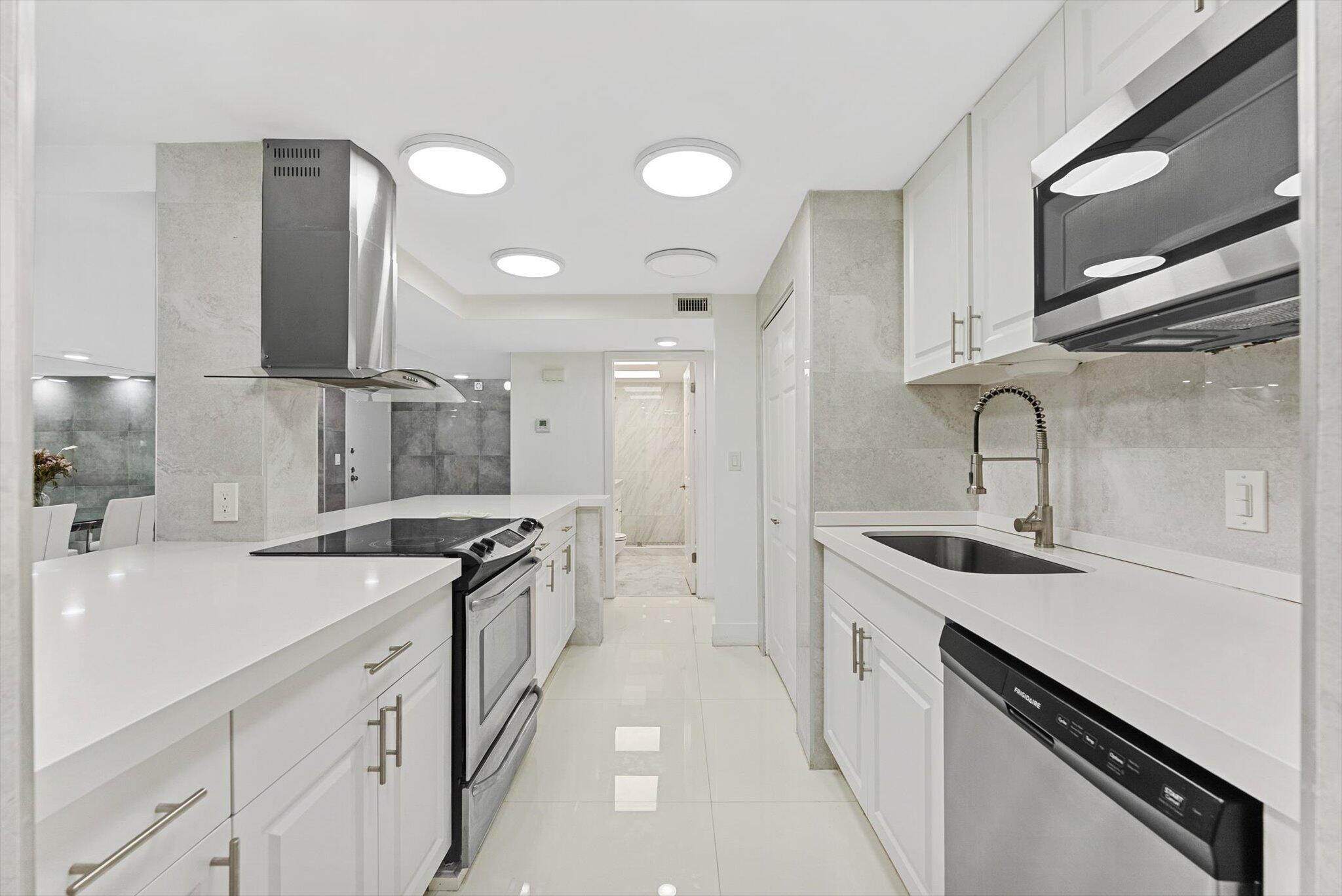 3730 INVERRARY #2L, Lauderhill FL 33319