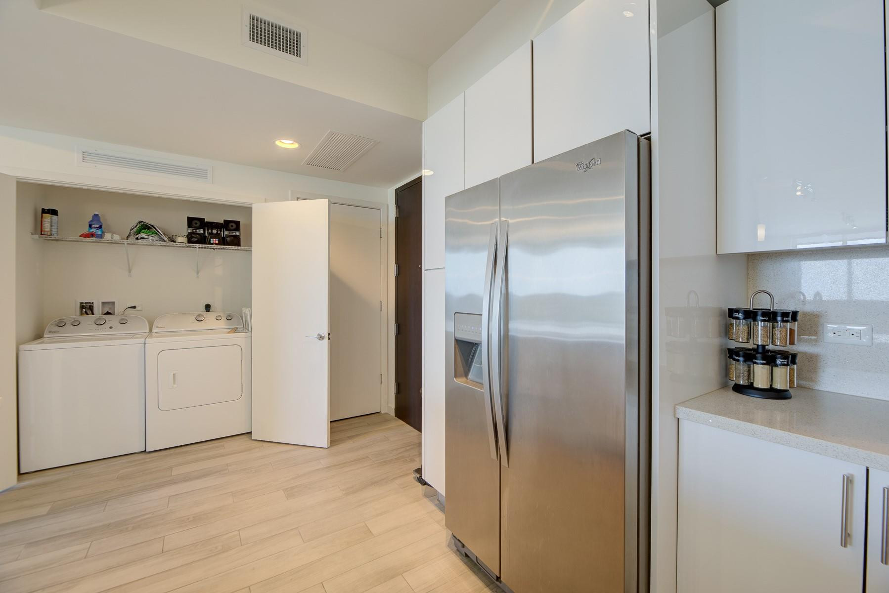 999 SW 1ST #2913, Miami FL 33130