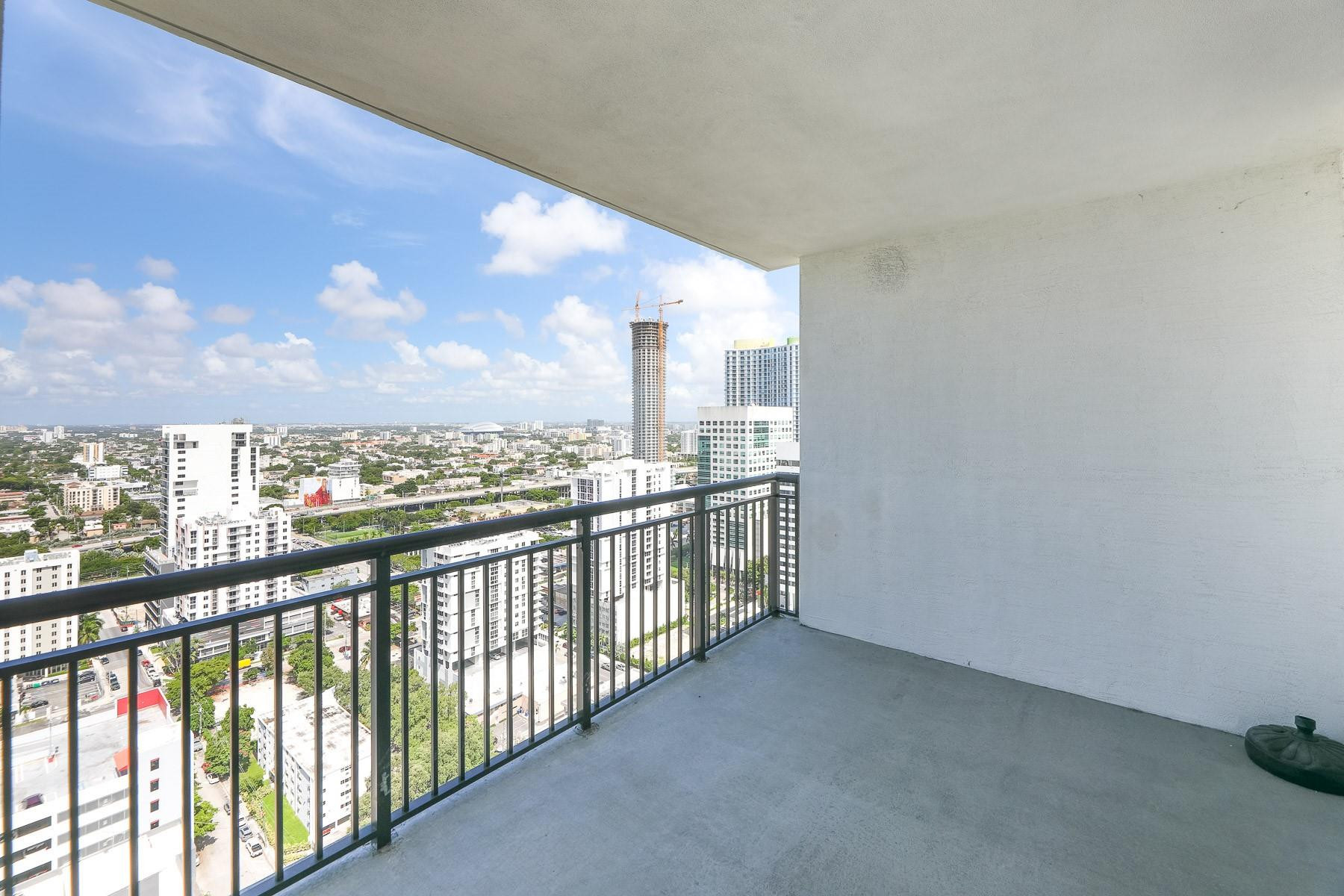 999 SW 1ST #2913, Miami FL 33130