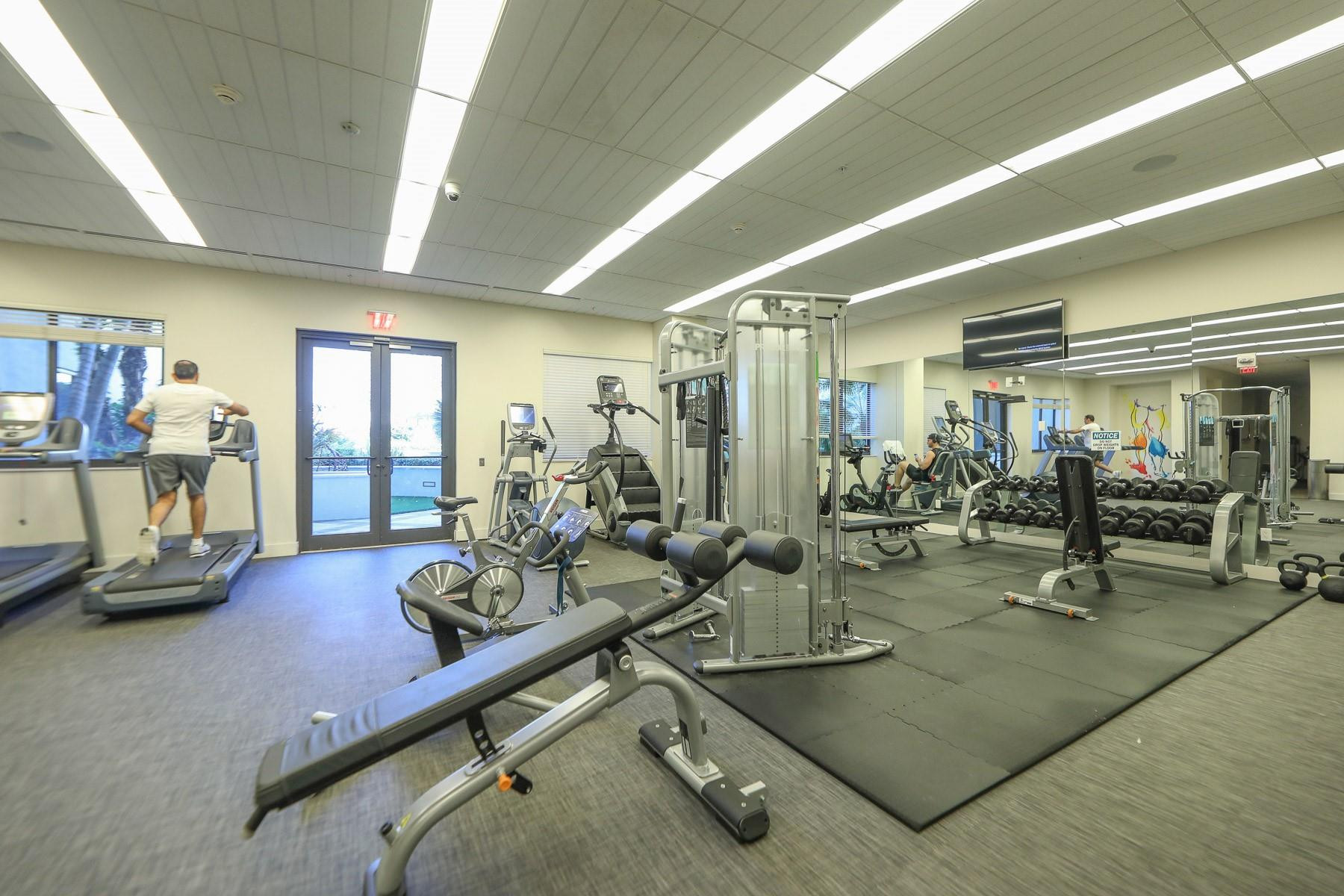 999 SW 1ST #2913, Miami FL 33130
