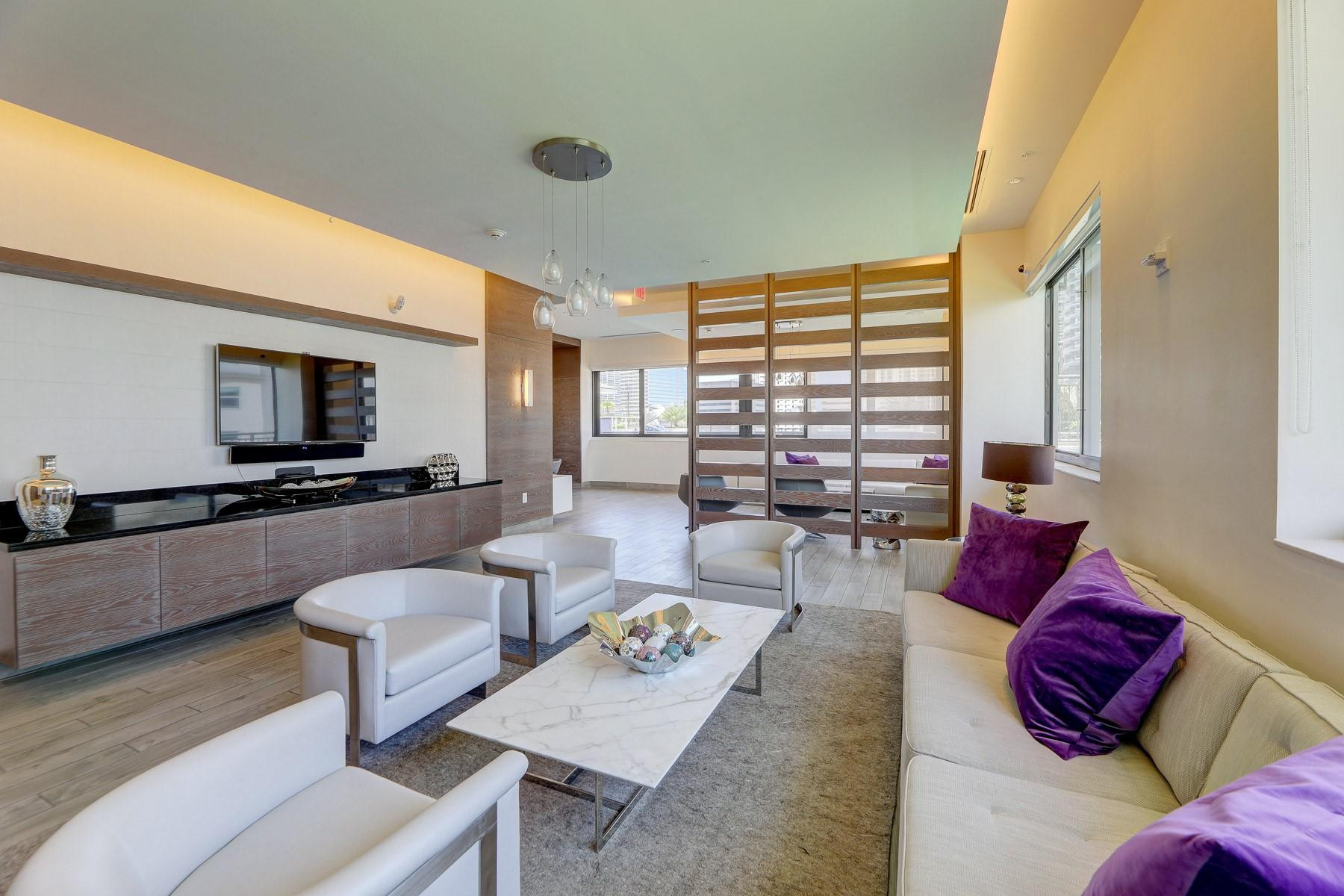 999 SW 1ST #2913, Miami FL 33130