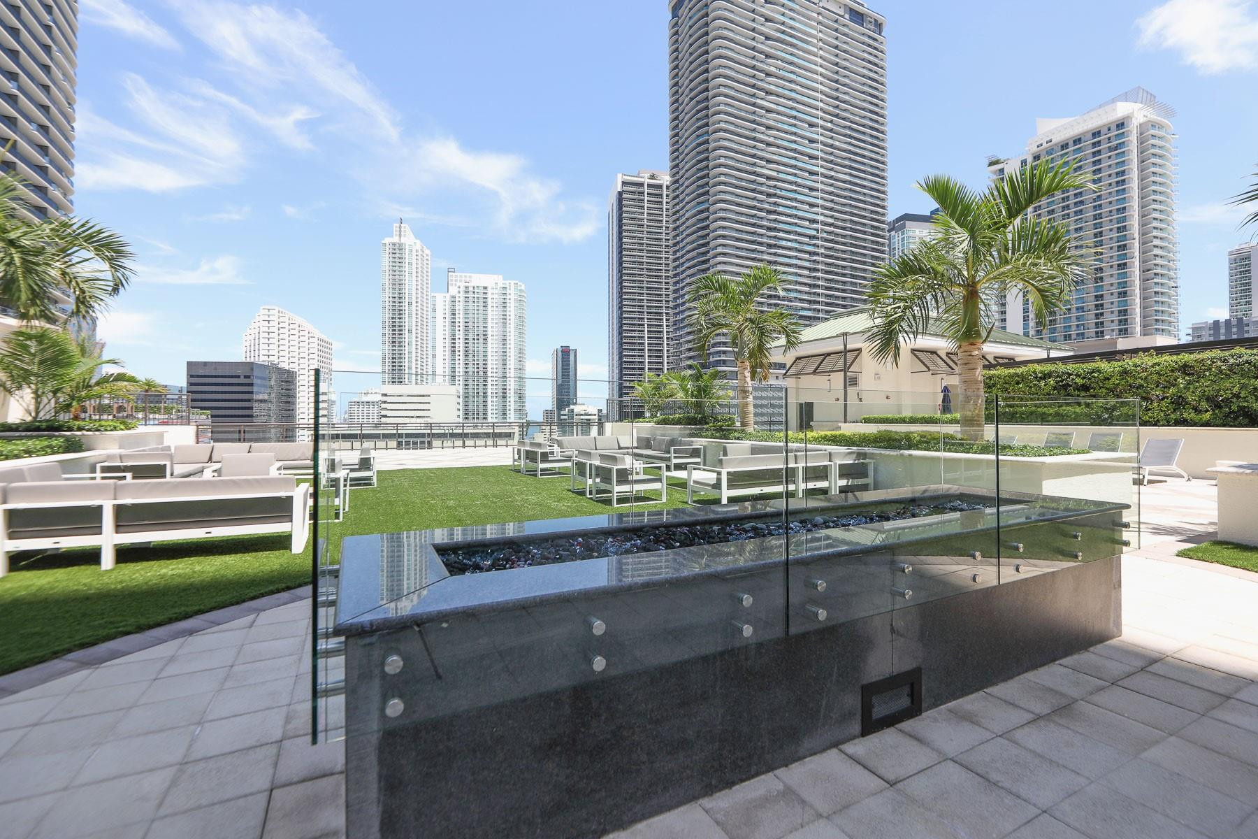 999 SW 1ST #2913, Miami FL 33130