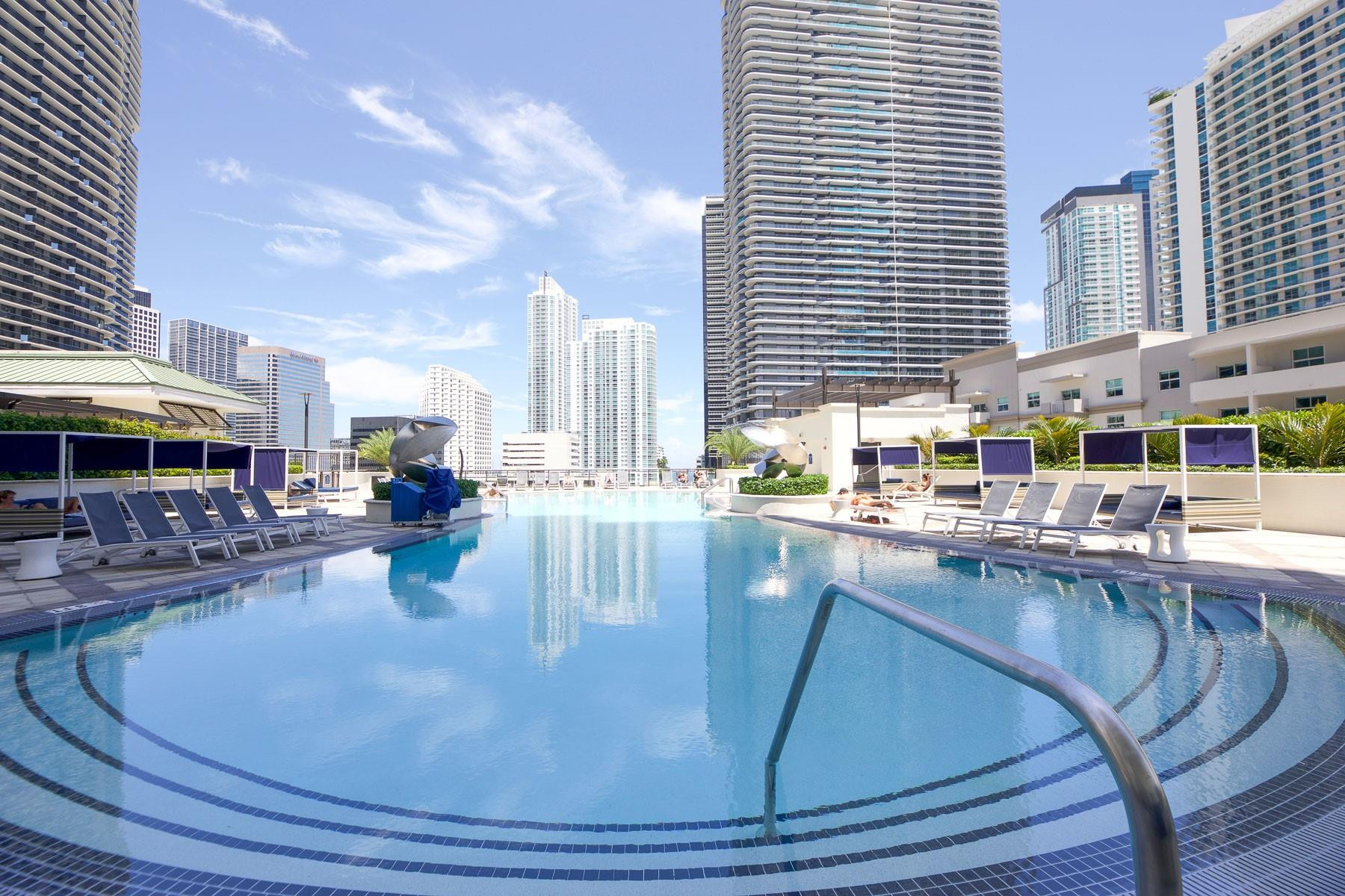 999 SW 1ST #2913, Miami FL 33130