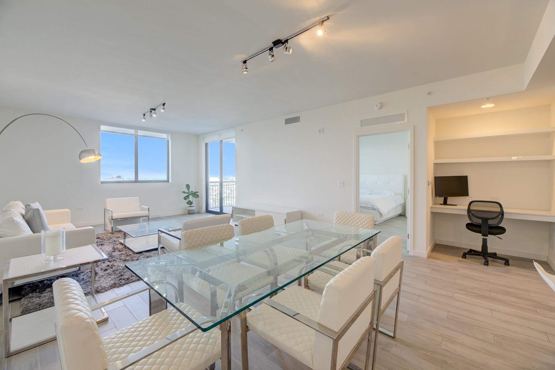 999 SW 1ST #2913, Miami FL 33130