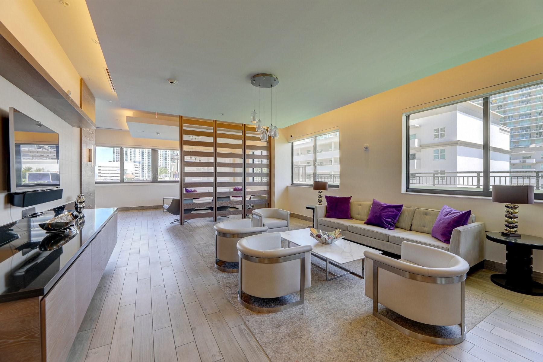 999 SW 1ST #2913, Miami FL 33130