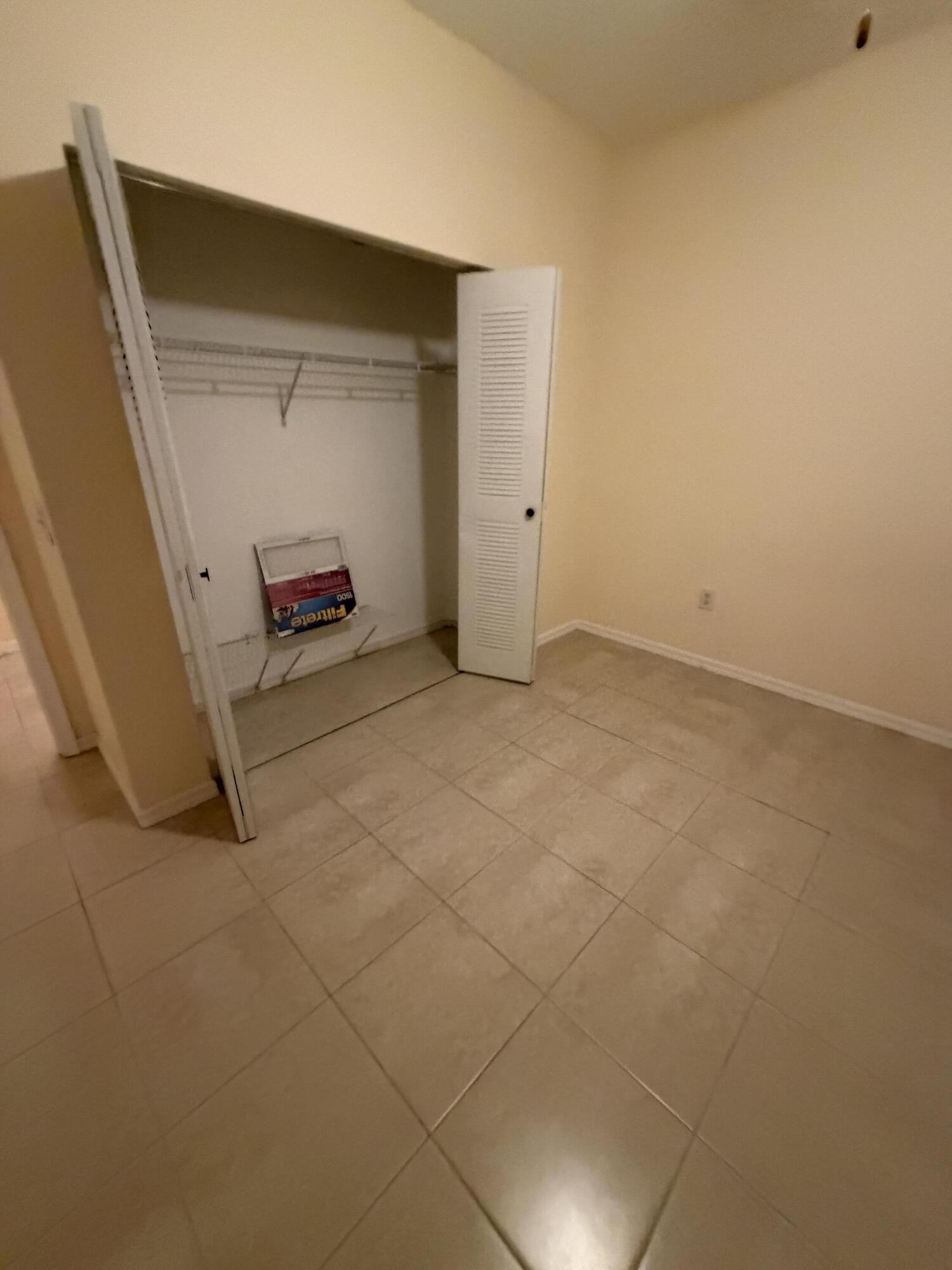 350 Crestwood #308, Royal Palm Beach FL 33411