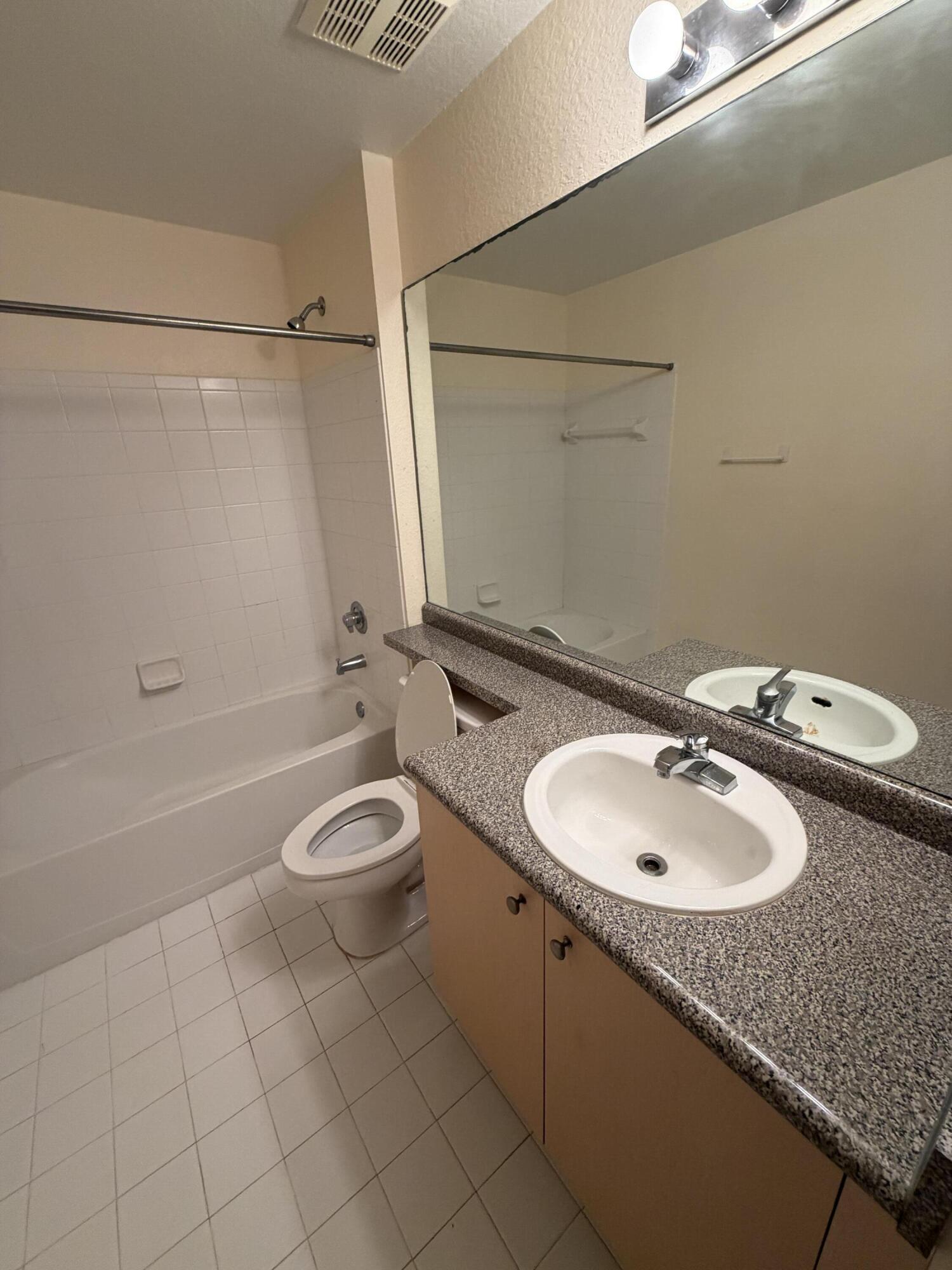 350 Crestwood #308, Royal Palm Beach FL 33411