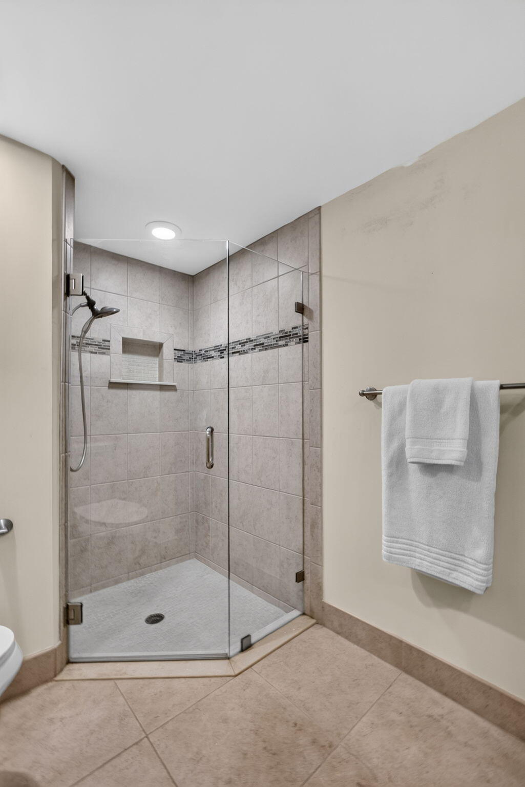 10 Lexington #A, Palm Beach Gardens FL 33418