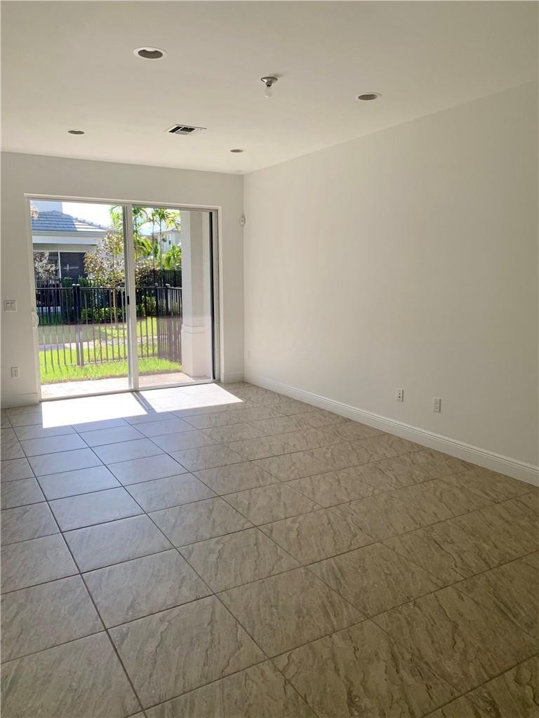 6935 PINES #16, Coconut Creek FL 33073