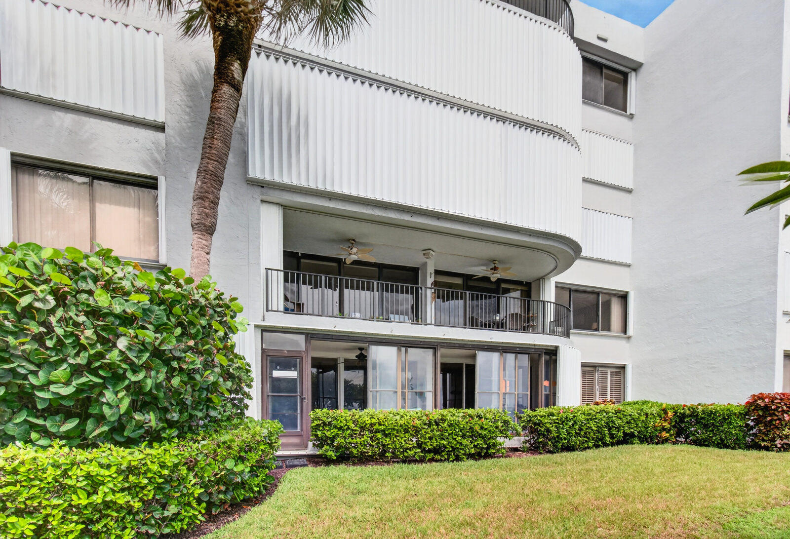 8200 LAKESHORE #2010, Hypoluxo FL 33462