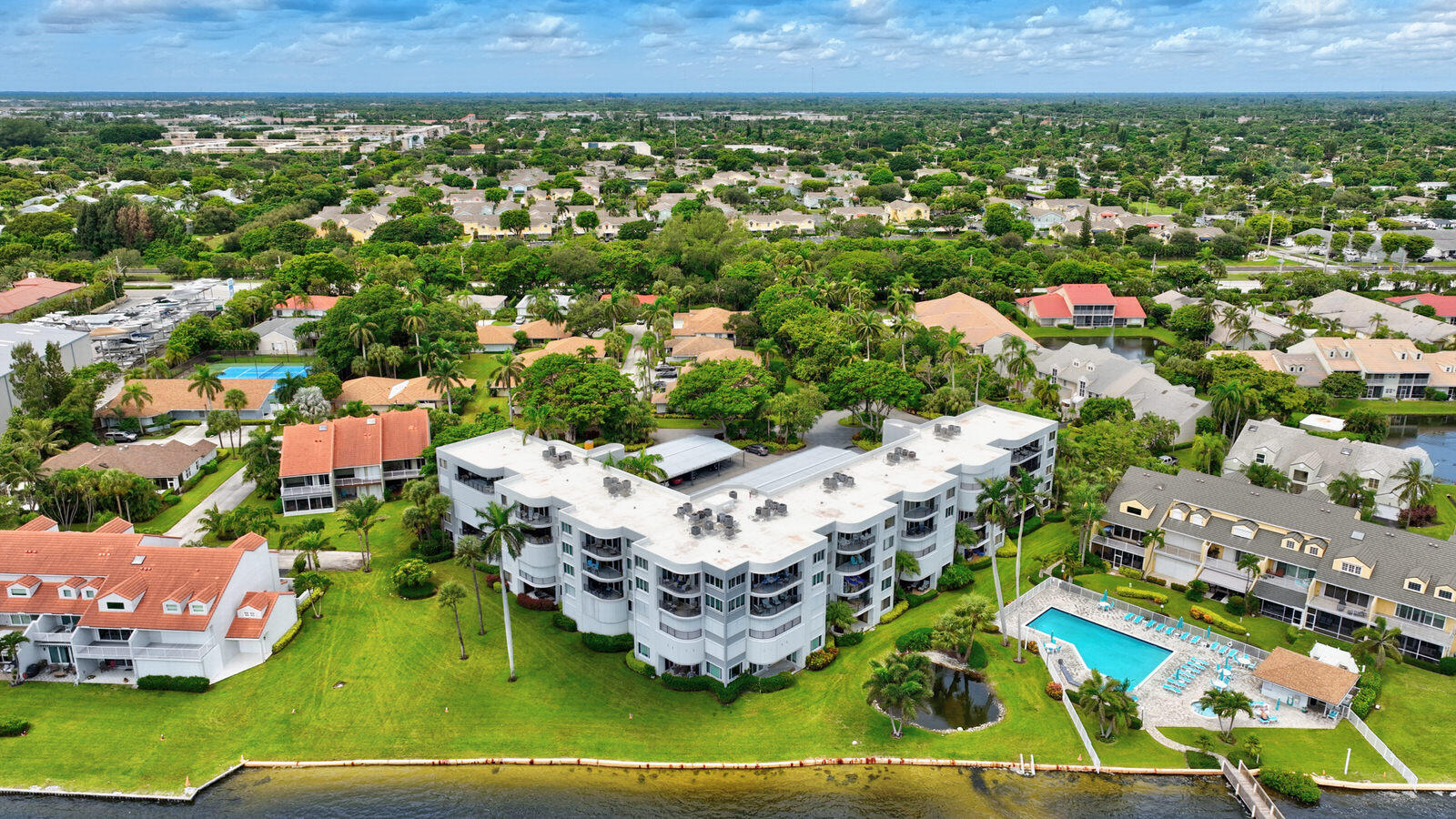 8200 LAKESHORE #2010, Hypoluxo FL 33462