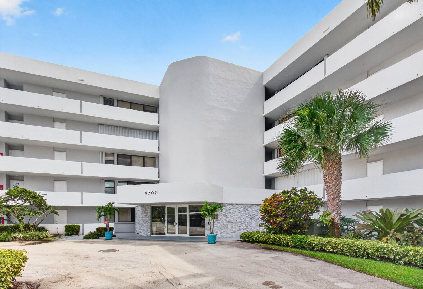 8200 LAKESHORE #2010, Hypoluxo FL 33462