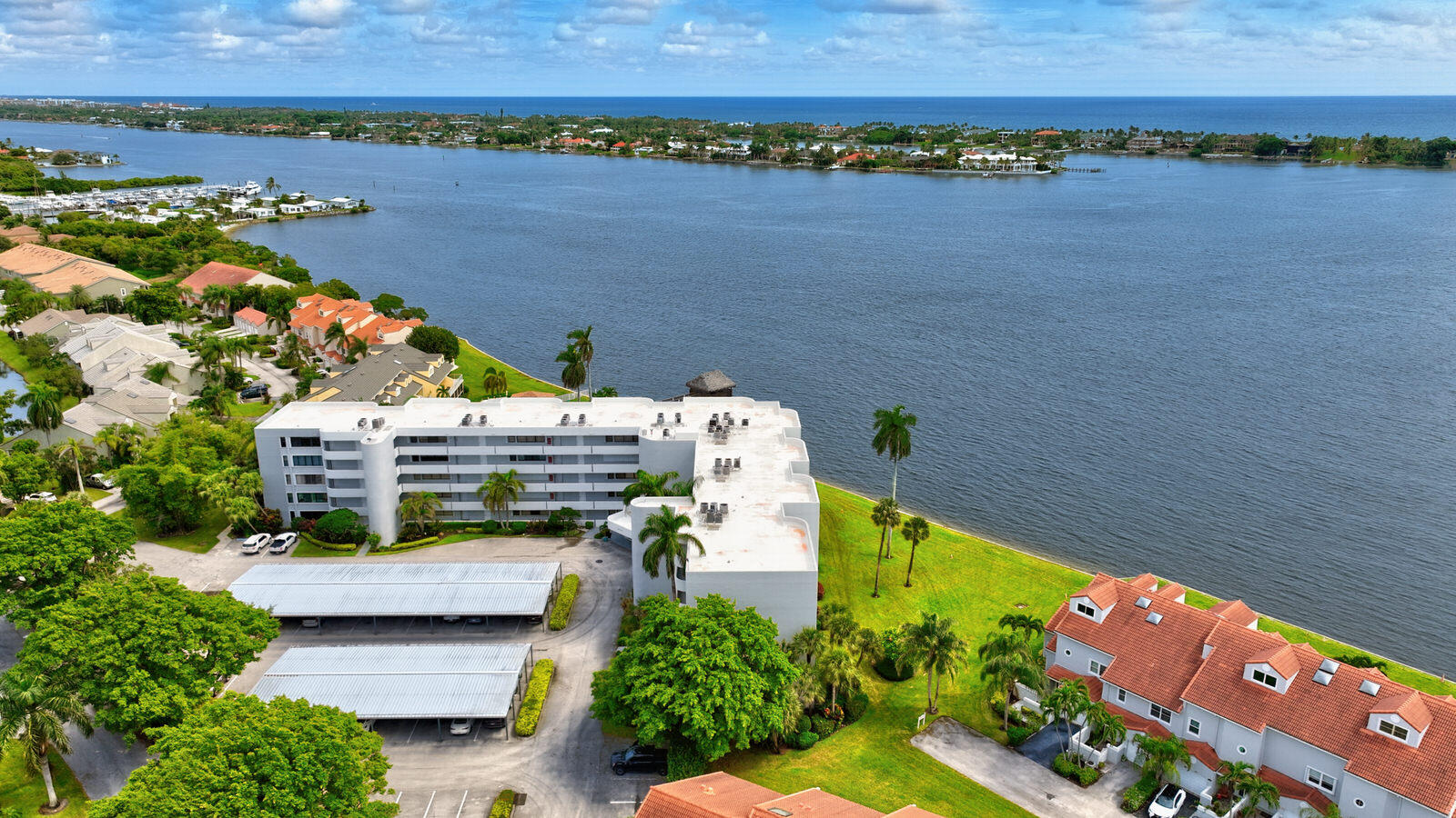 8200 LAKESHORE #2010, Hypoluxo FL 33462