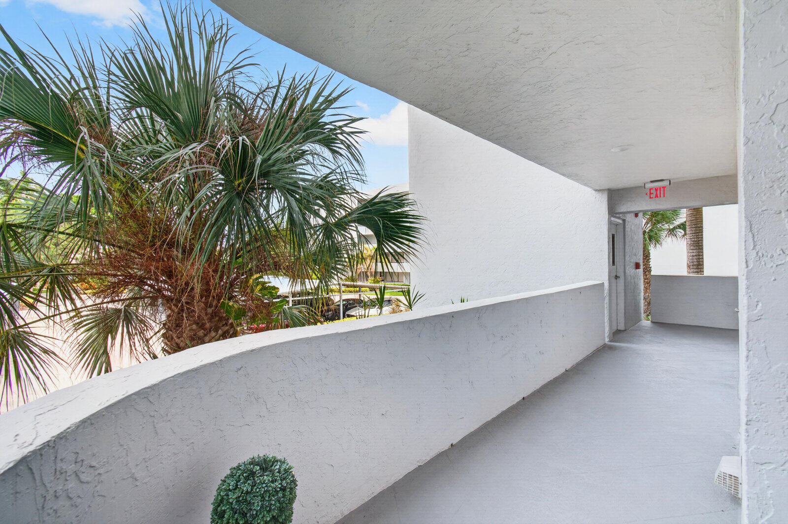 8200 LAKESHORE #2010, Hypoluxo FL 33462